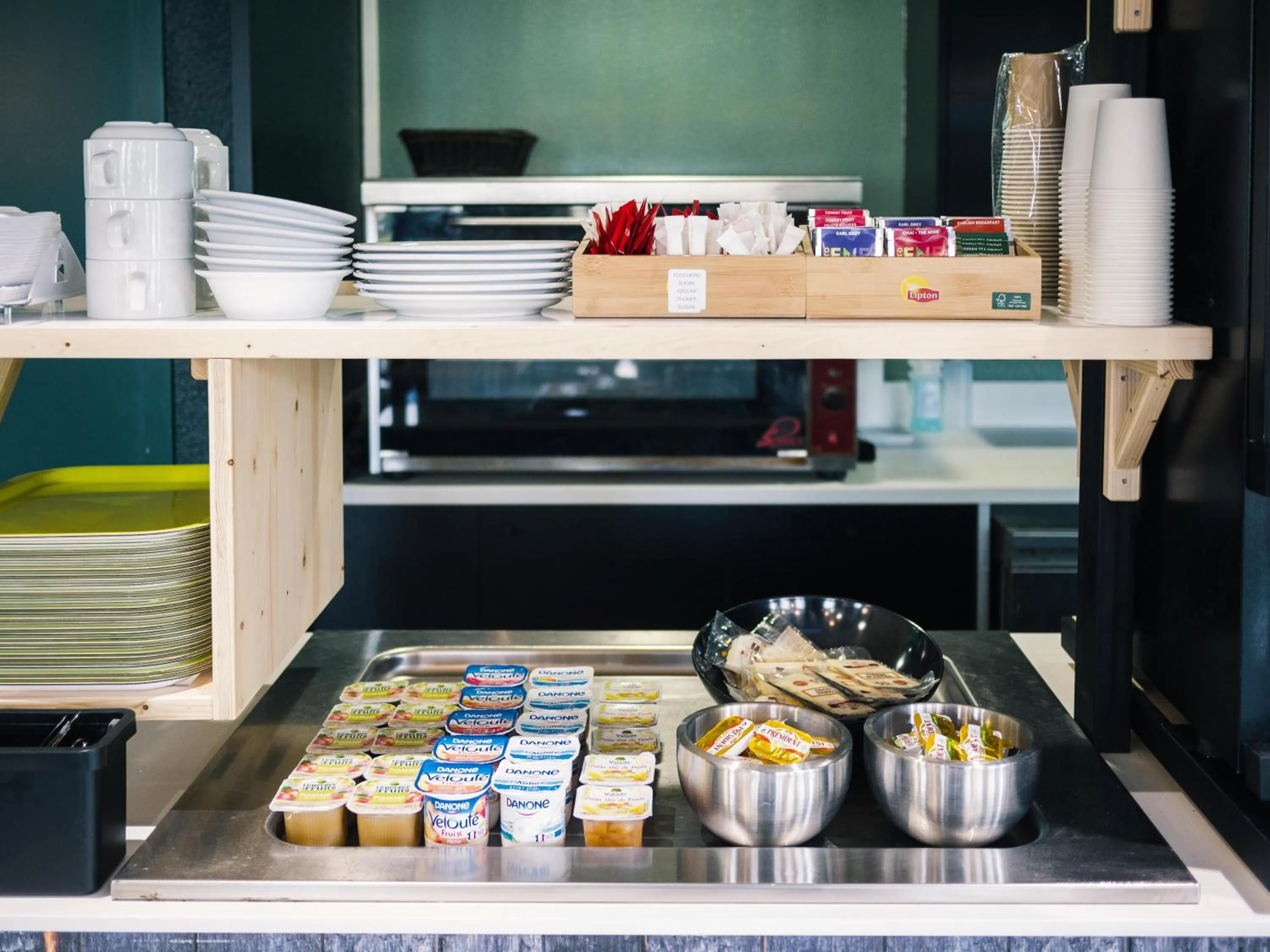 Coffee/tea facilities in ibis budget Bordeaux Aéroport
