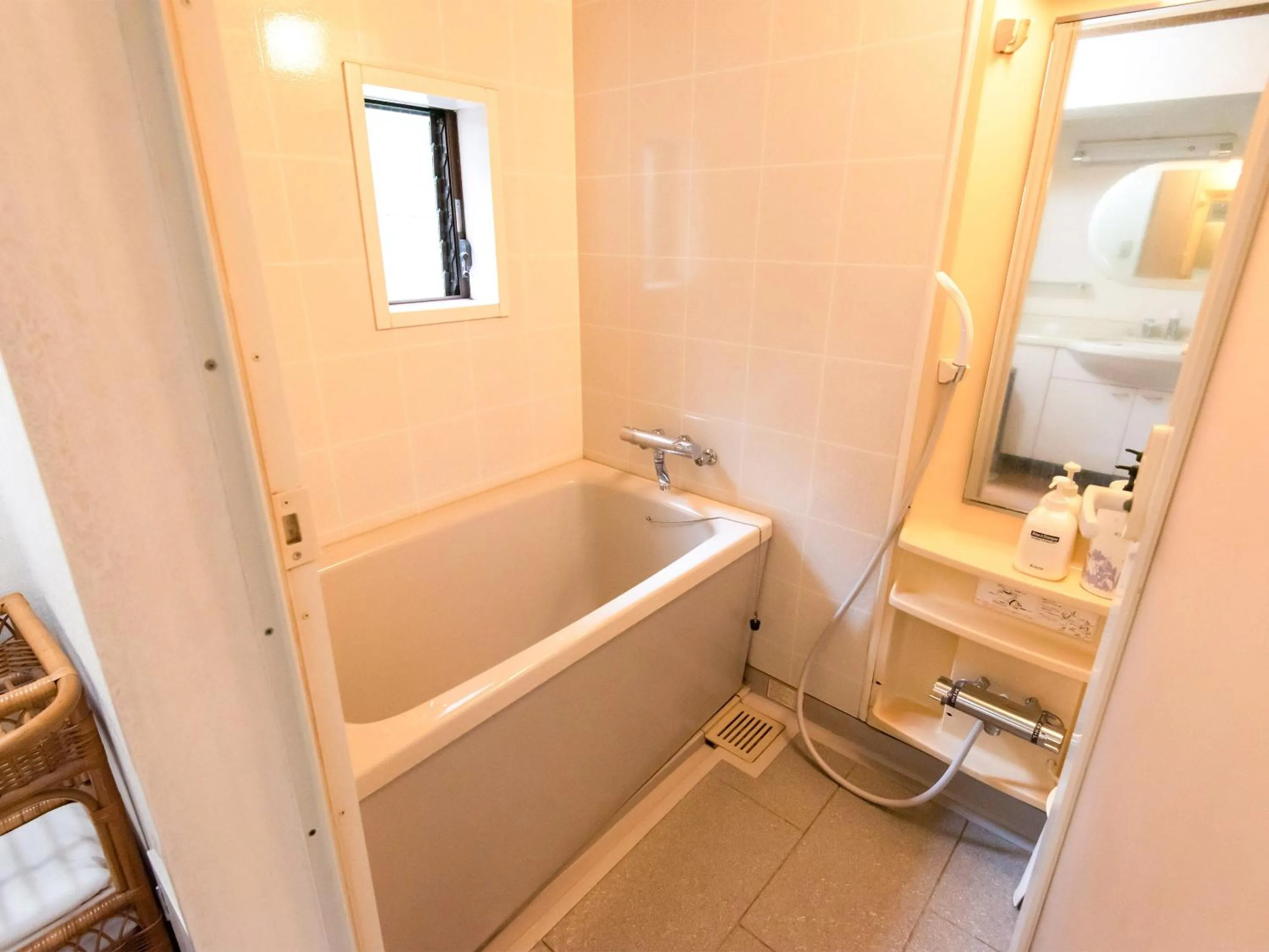 Bathroom in Sakura Ryokan Asakusa Iriya