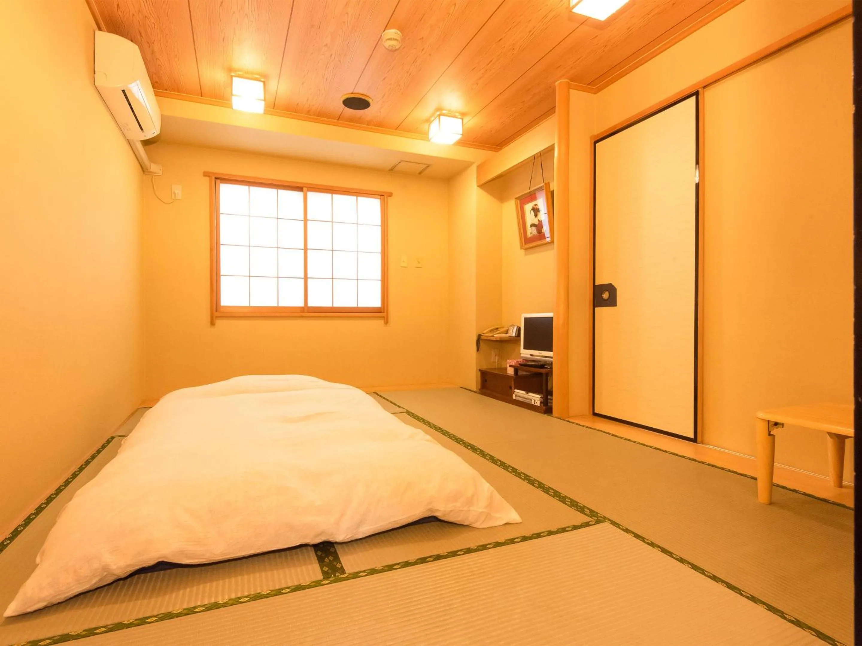 Photo of the whole room, Bed in Sakura Ryokan Asakusa Iriya