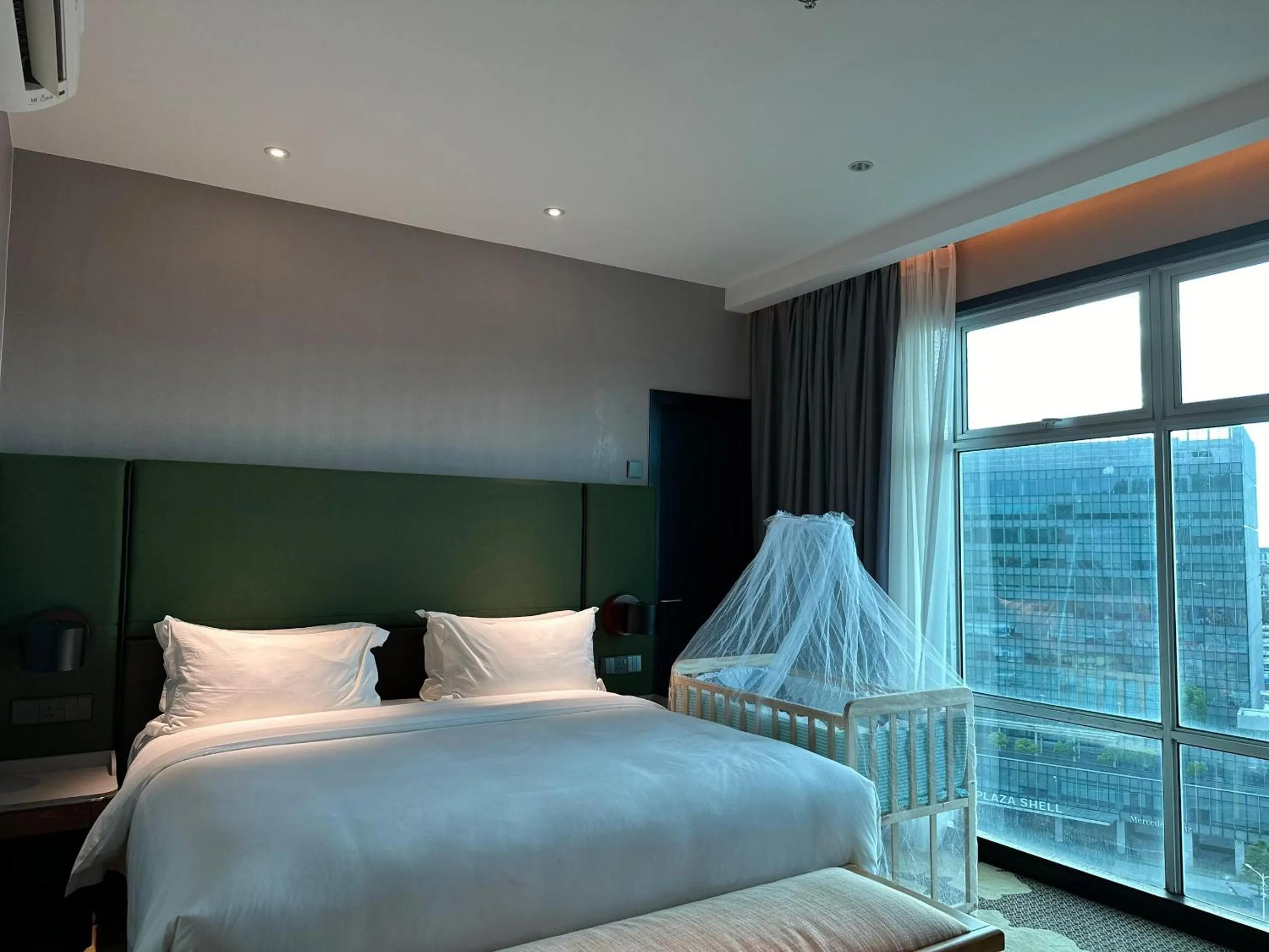 Bed in King Park Hotel Kota Kinabalu