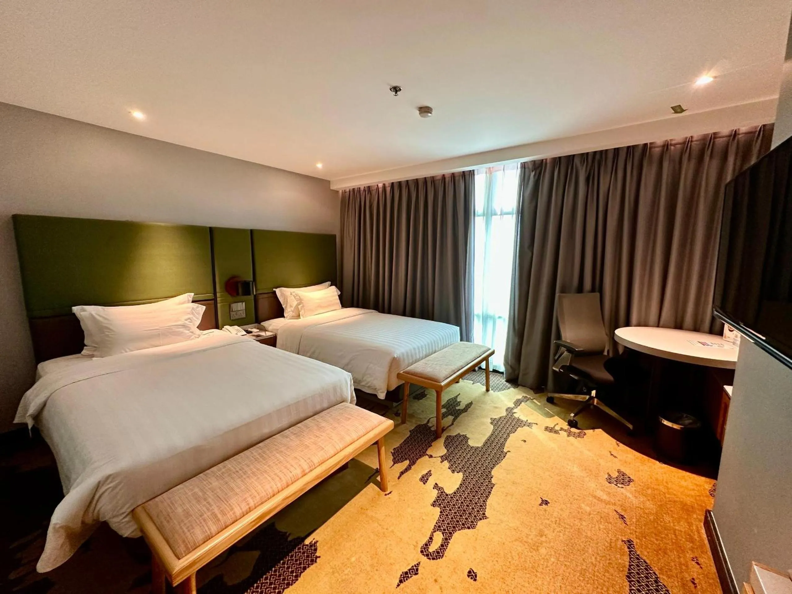 Bed in King Park Hotel Kota Kinabalu