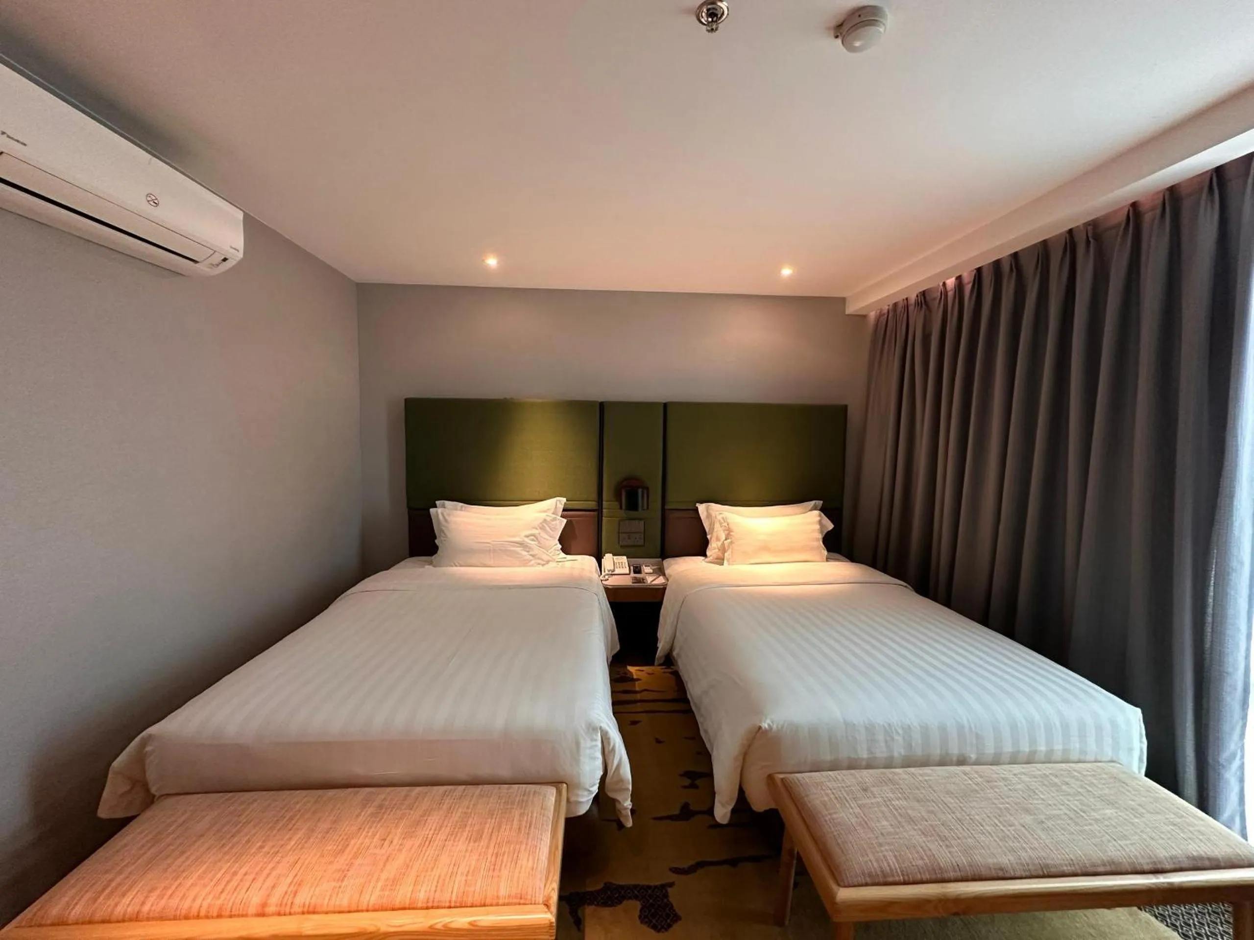 Bed in King Park Hotel Kota Kinabalu