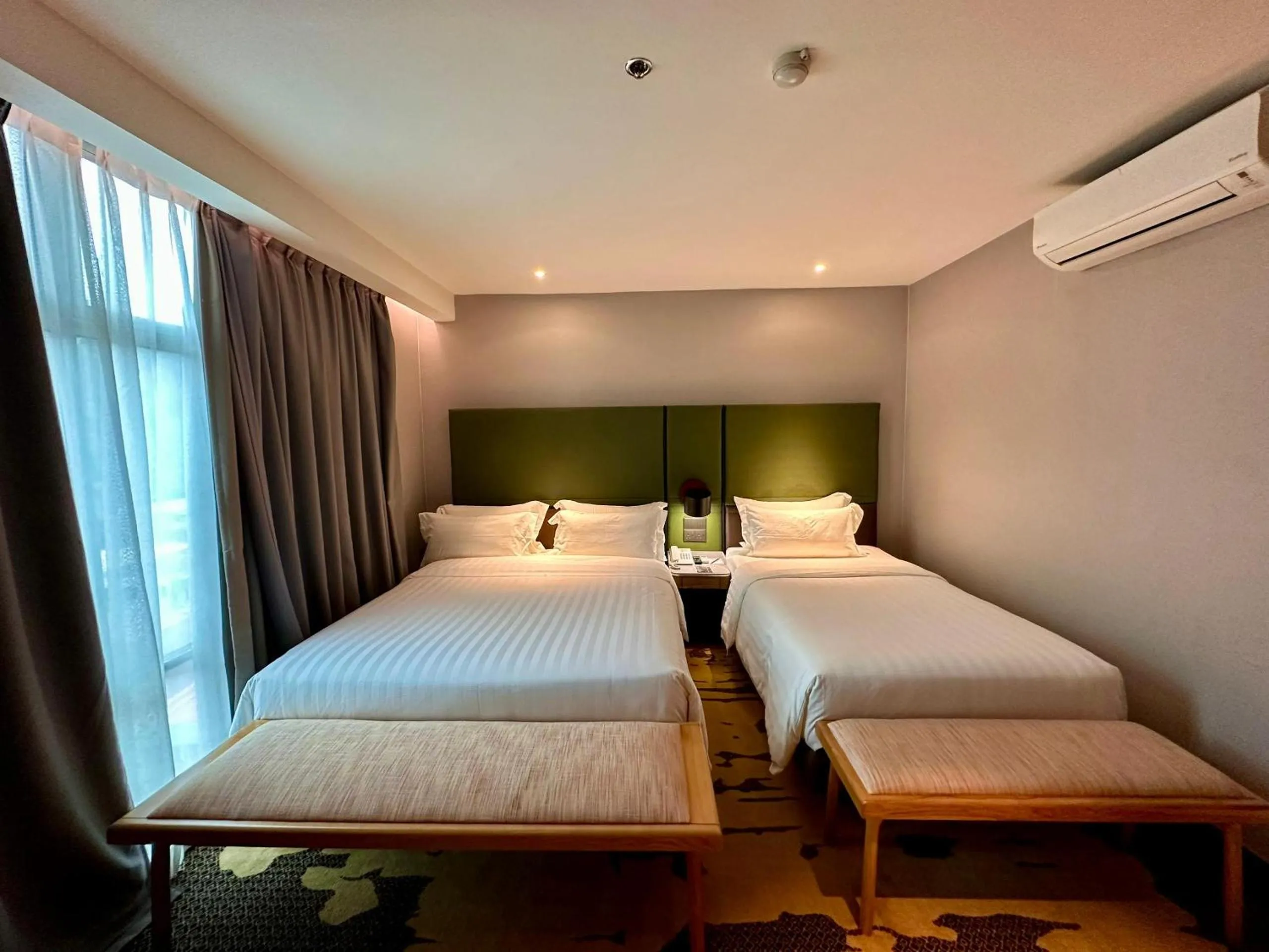 Bed in King Park Hotel Kota Kinabalu