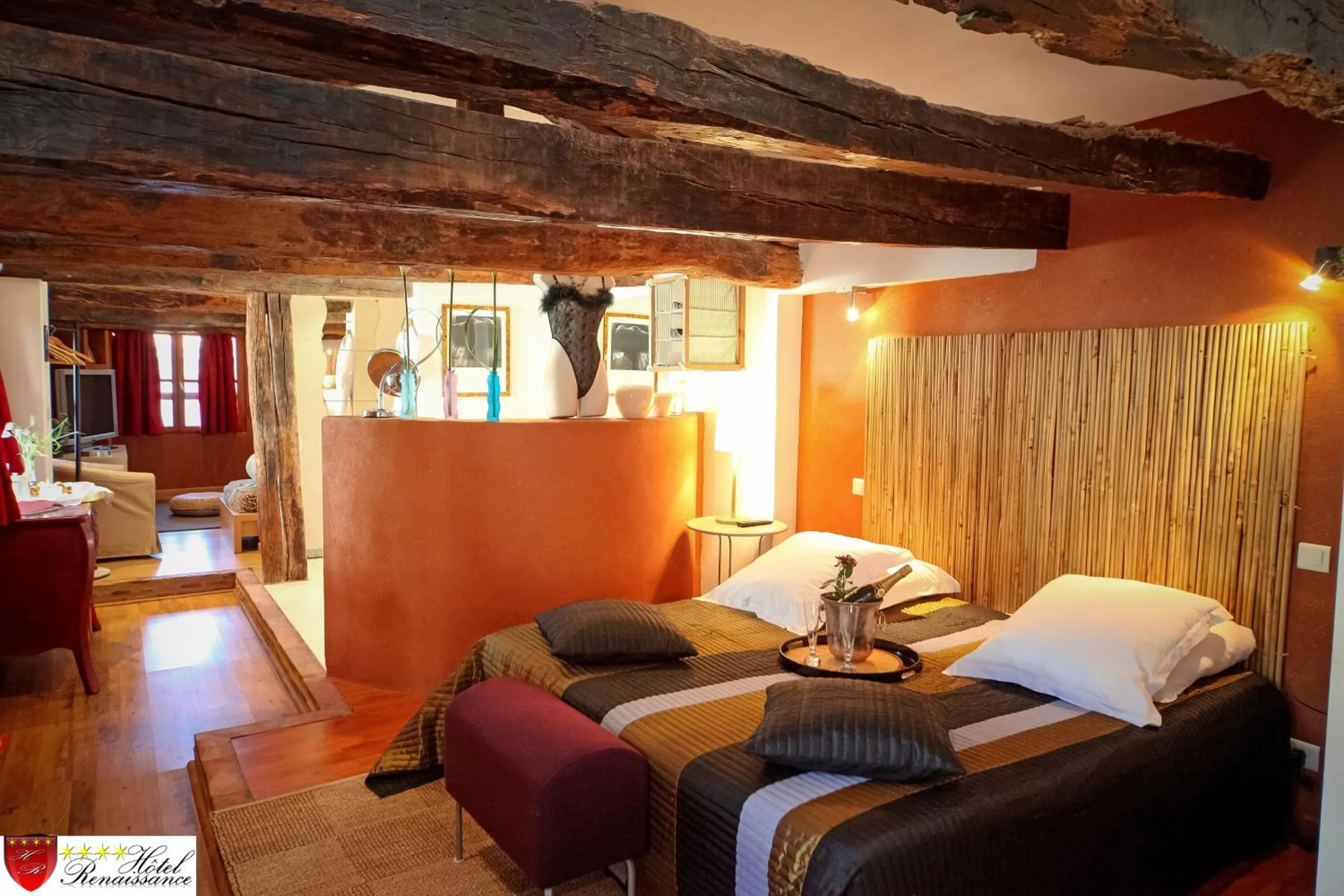 Bedroom, Bed in Hôtel Renaissance