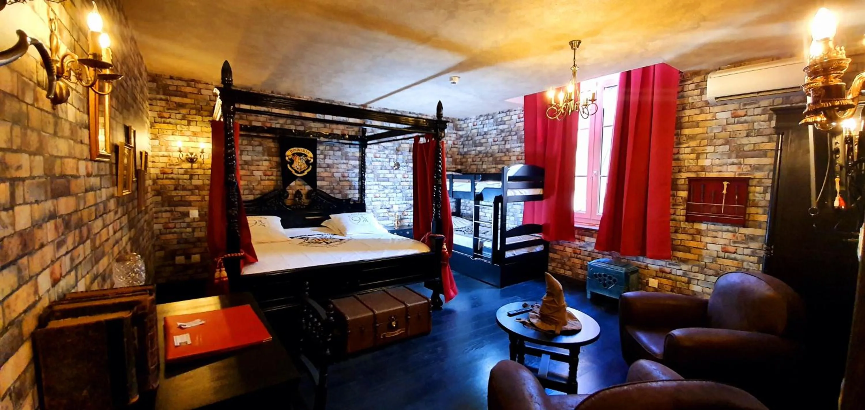 Photo of the whole room, Bed in Hôtel Renaissance