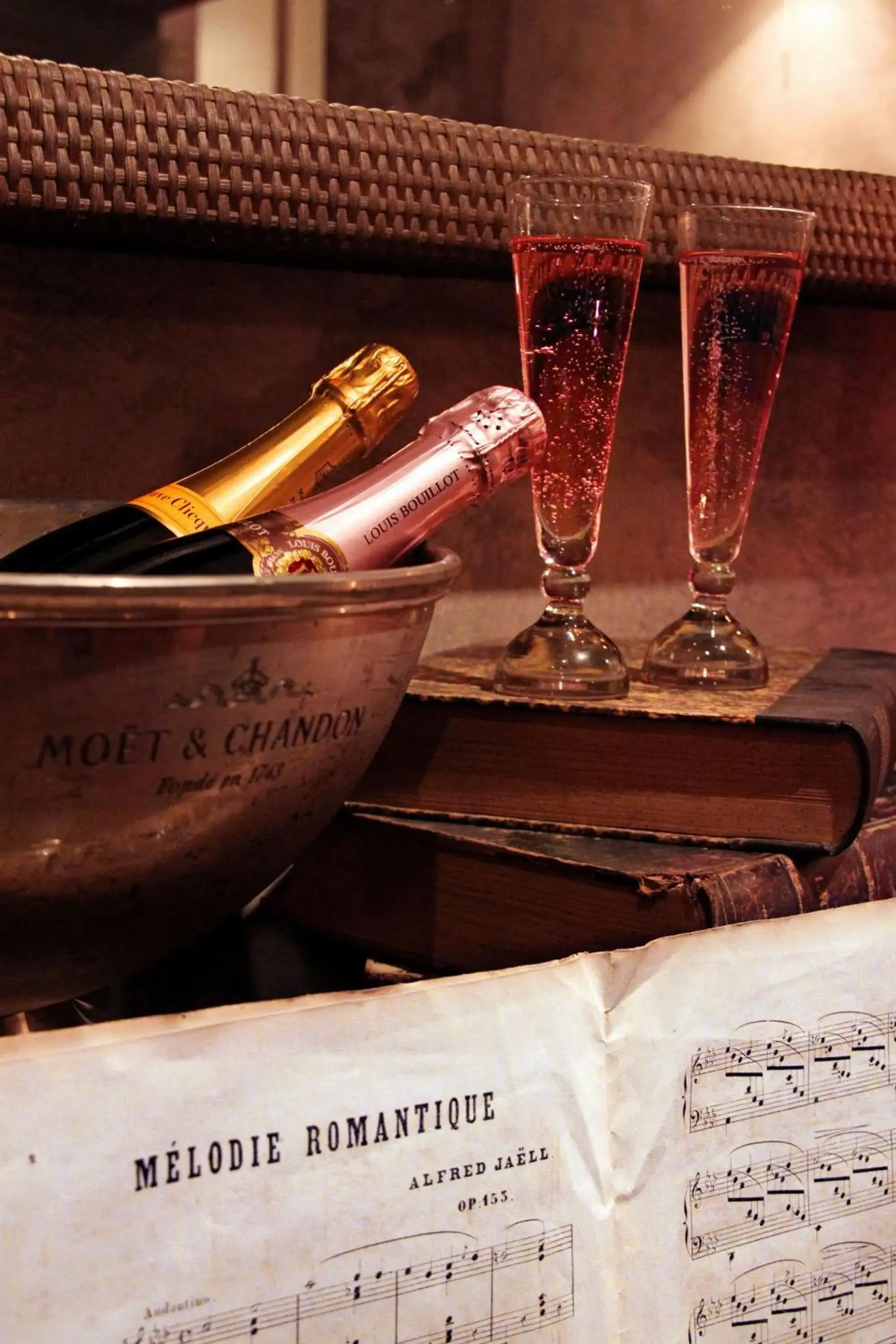 Lounge or bar in Hôtel Renaissance Lounge or bar in Hôtel Renaissance