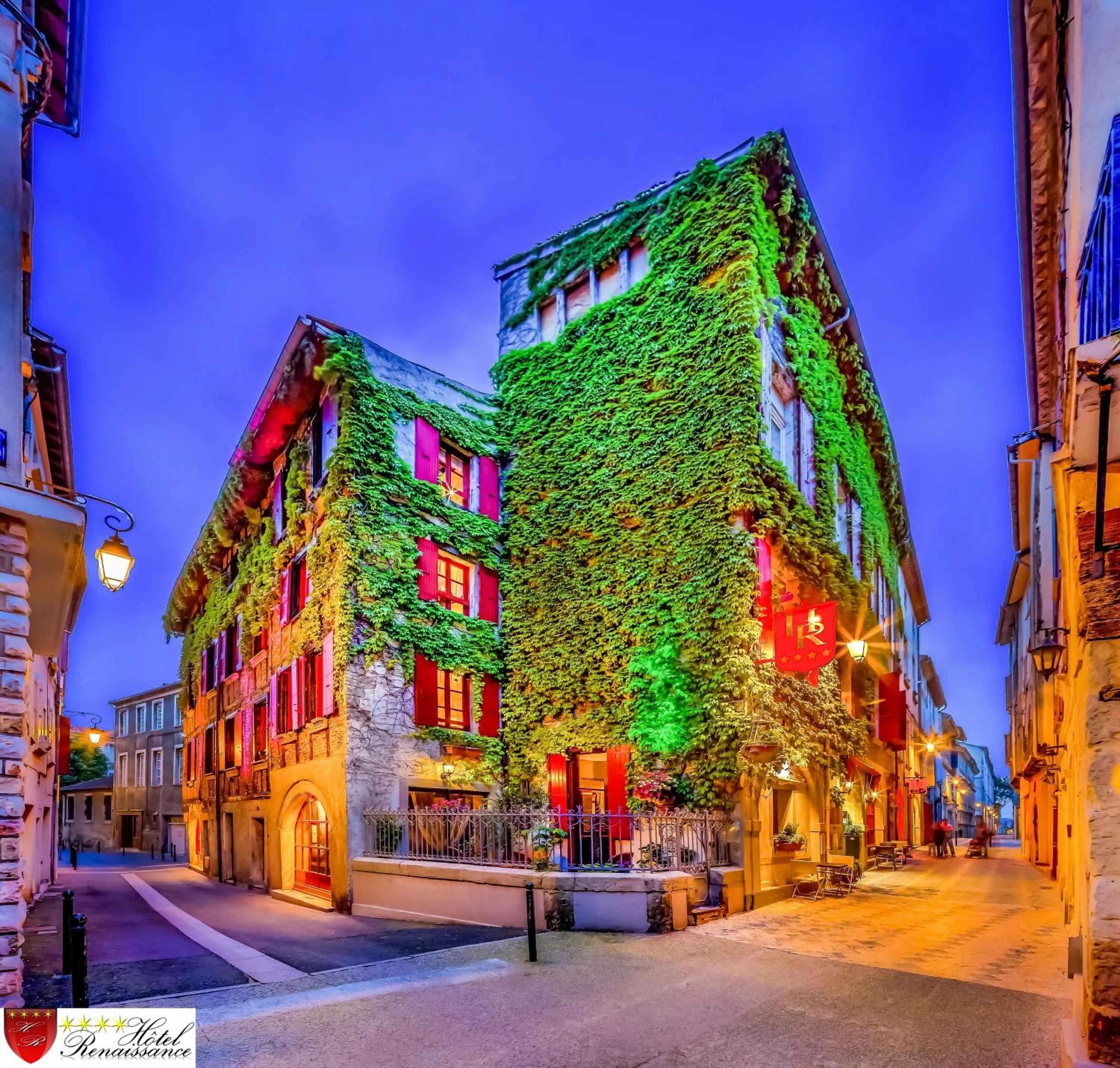 Facade/entrance in Hôtel Renaissance