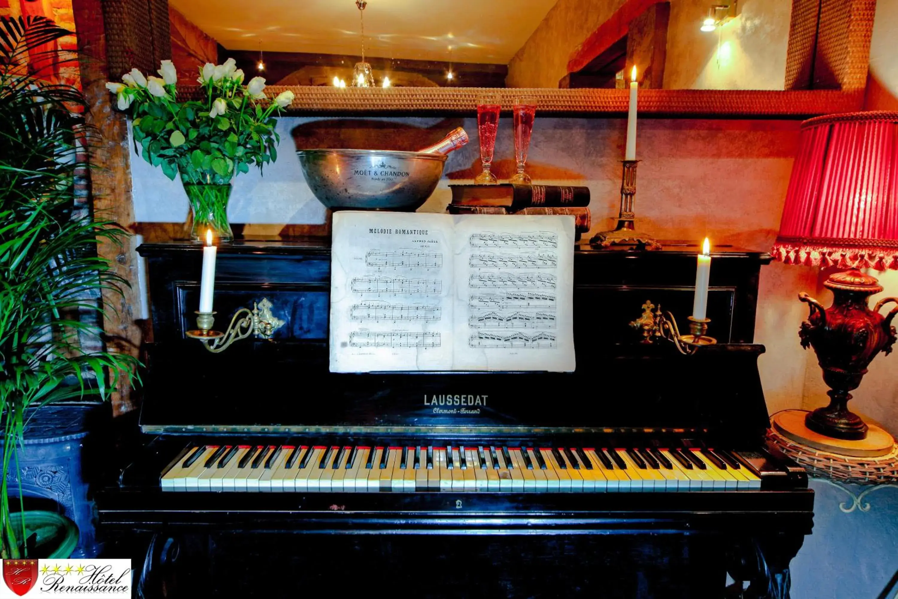 Lobby or reception in Hôtel Renaissance Lobby or reception in Hôtel Renaissance