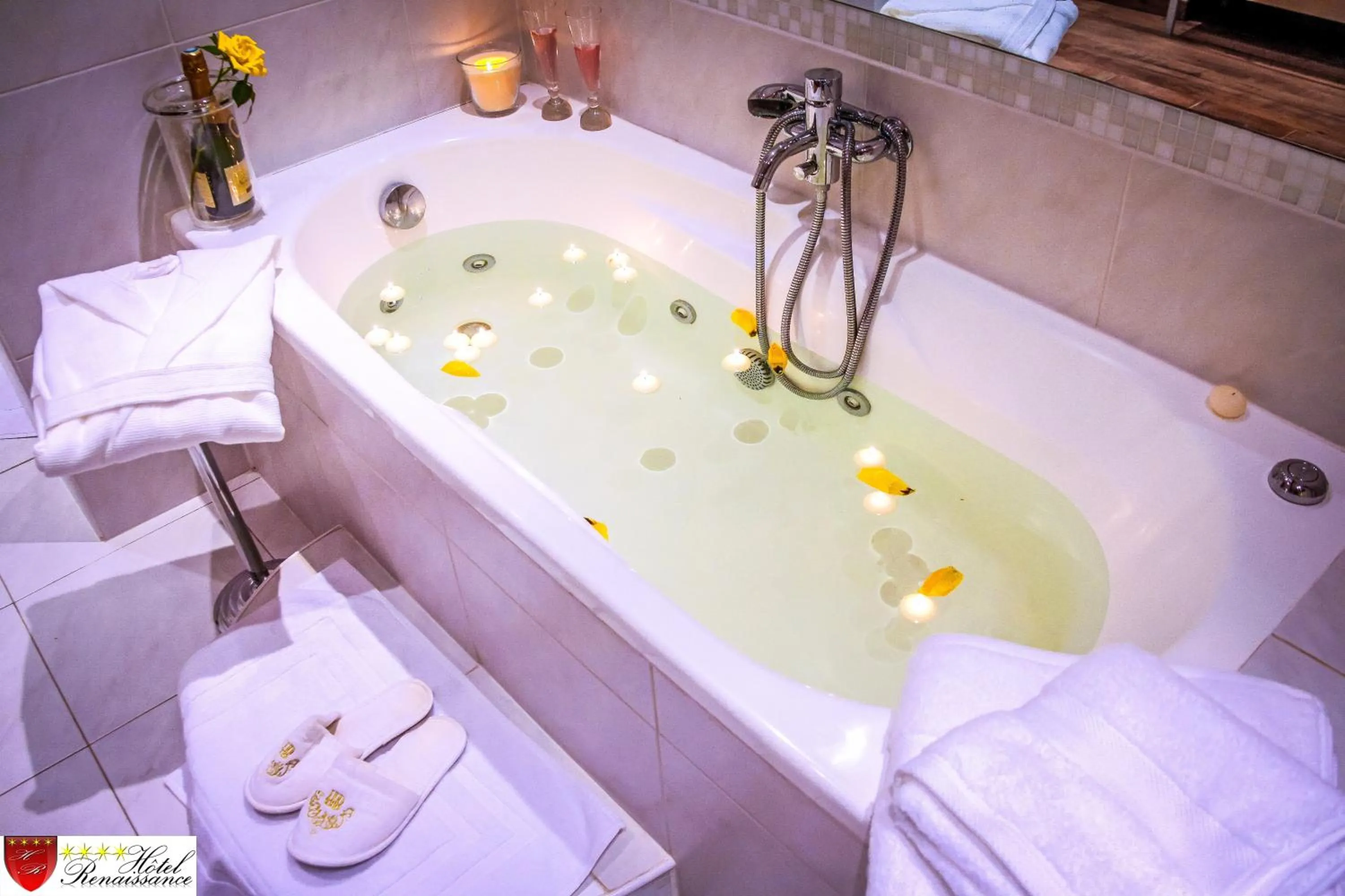 Bathroom in Hôtel Renaissance