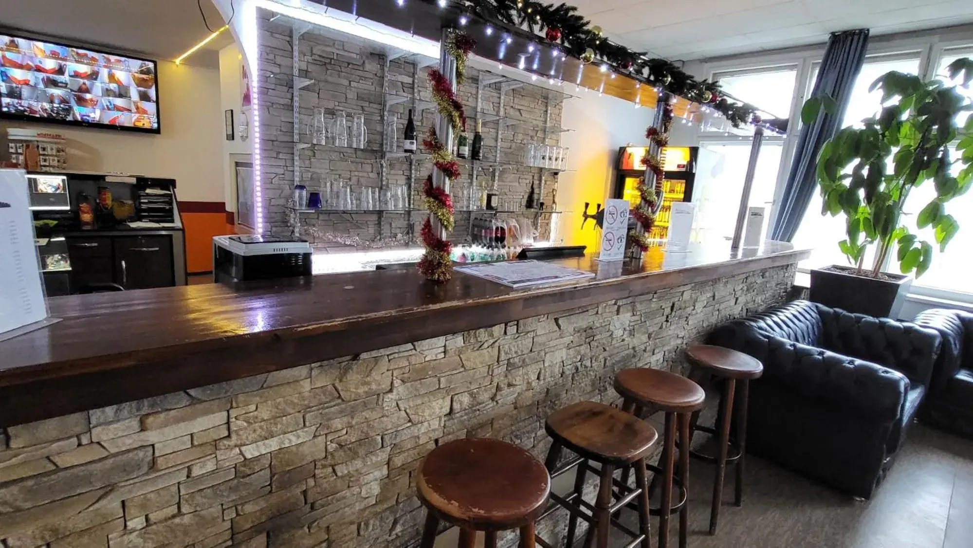 Lounge or bar in Metropol Hostel Berlin Lounge or bar in Metropol Hostel Berlin