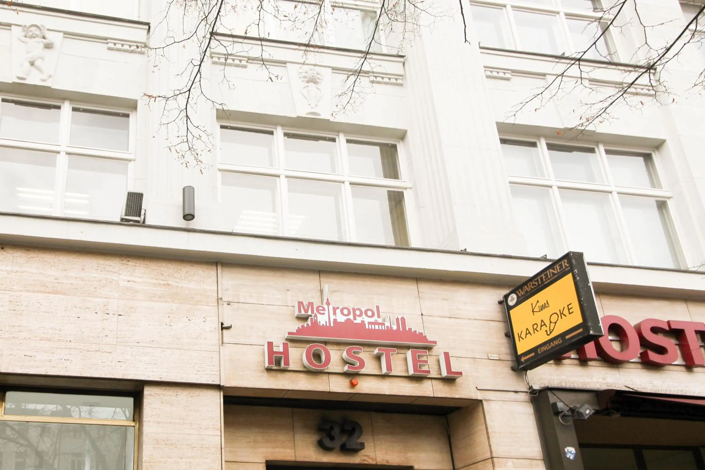 Property logo or sign in Metropol Hostel Berlin