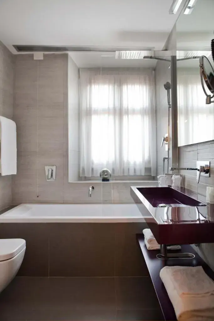 Suite - single occupancy in Navona Palace Luxury Inn Suite - single occupancy in Navona Palace Luxury Inn