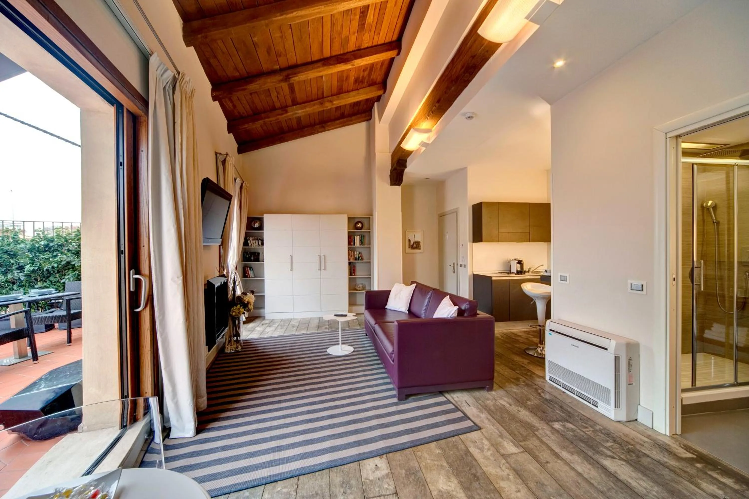 Day in Navona Palace Luxury Inn