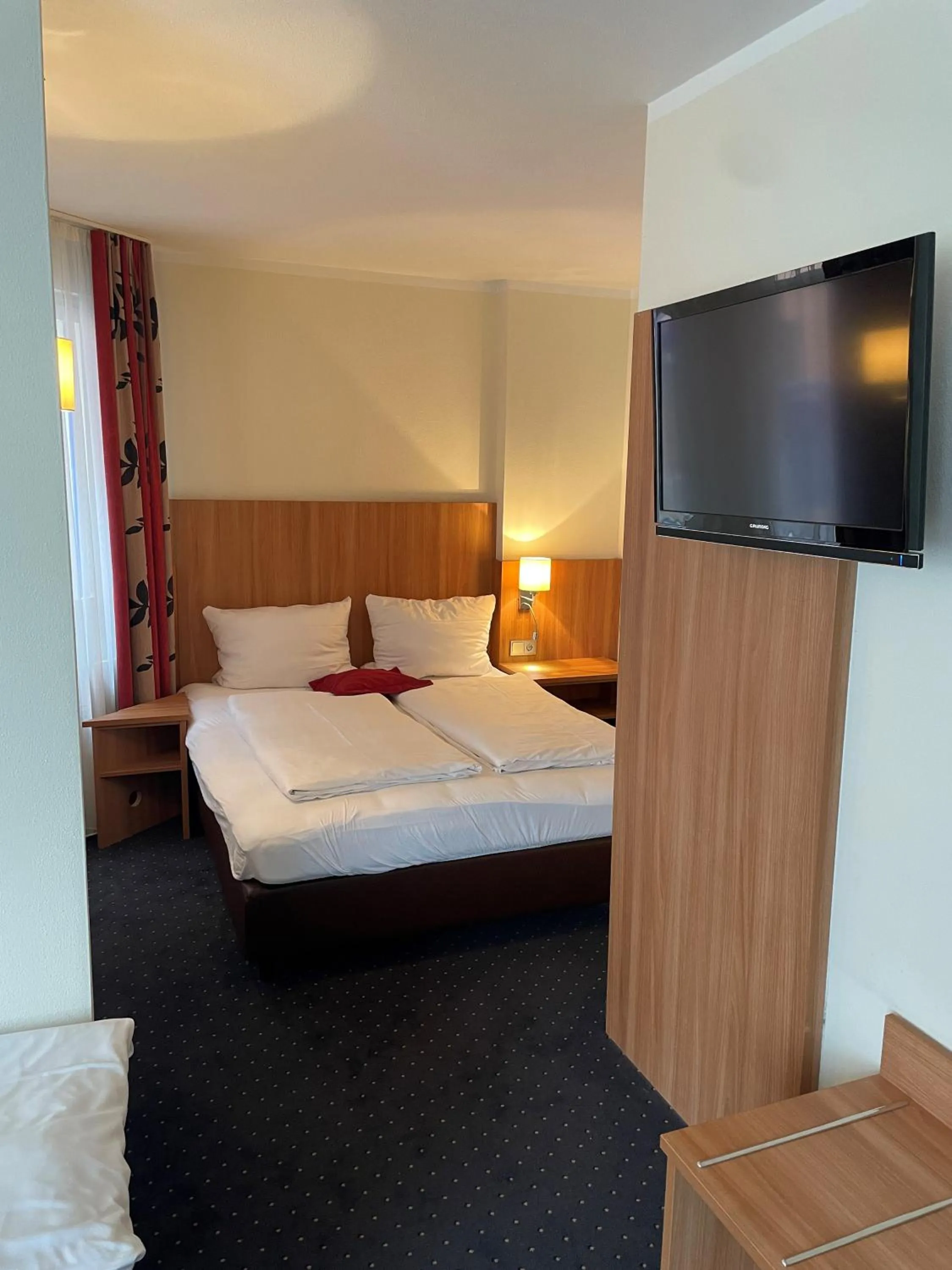 Photo of the whole room, Bed in Ambassador Apparthotel