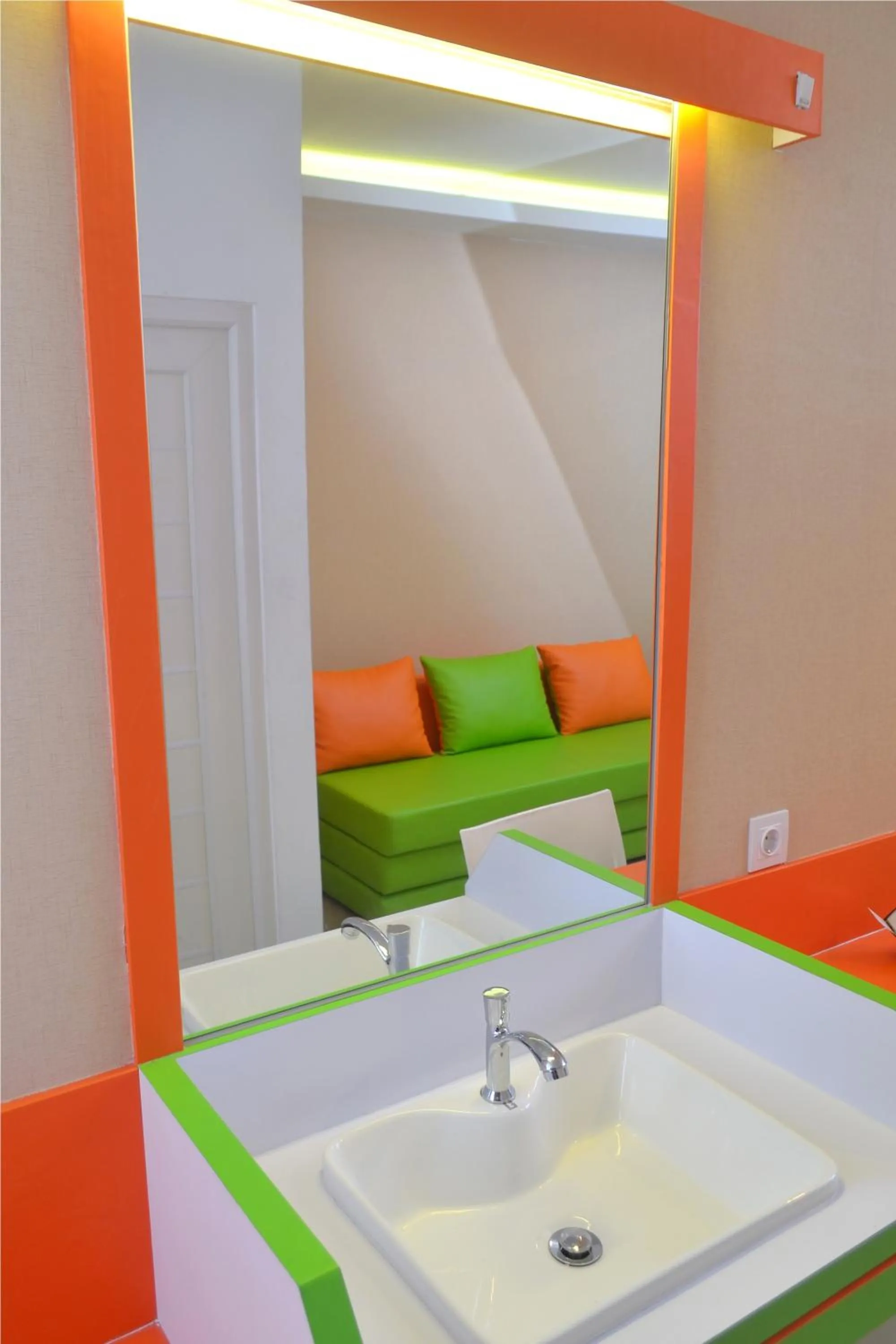 Bathroom in Titanium Express HomTel