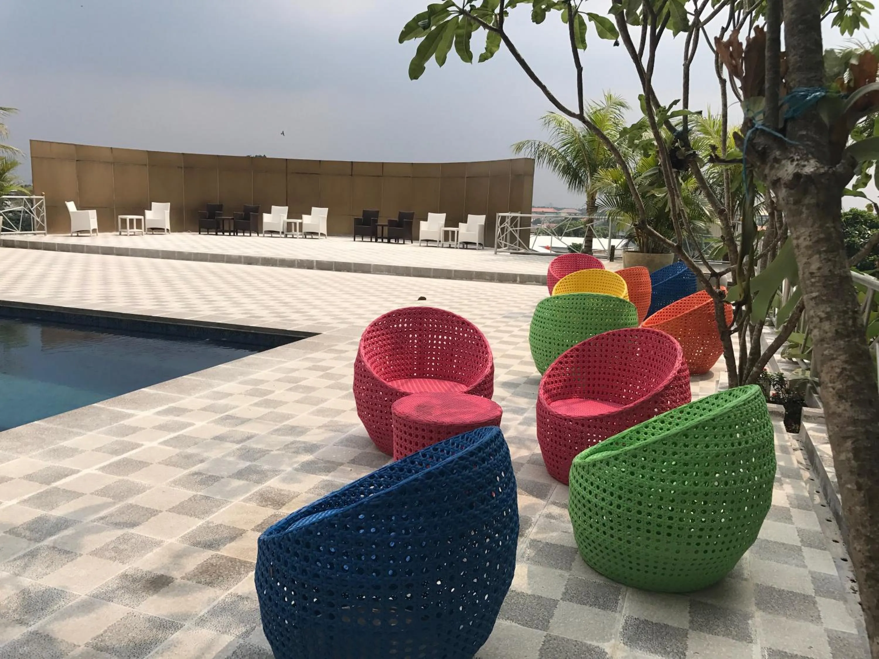 Swimming pool in Titanium Express HomTel