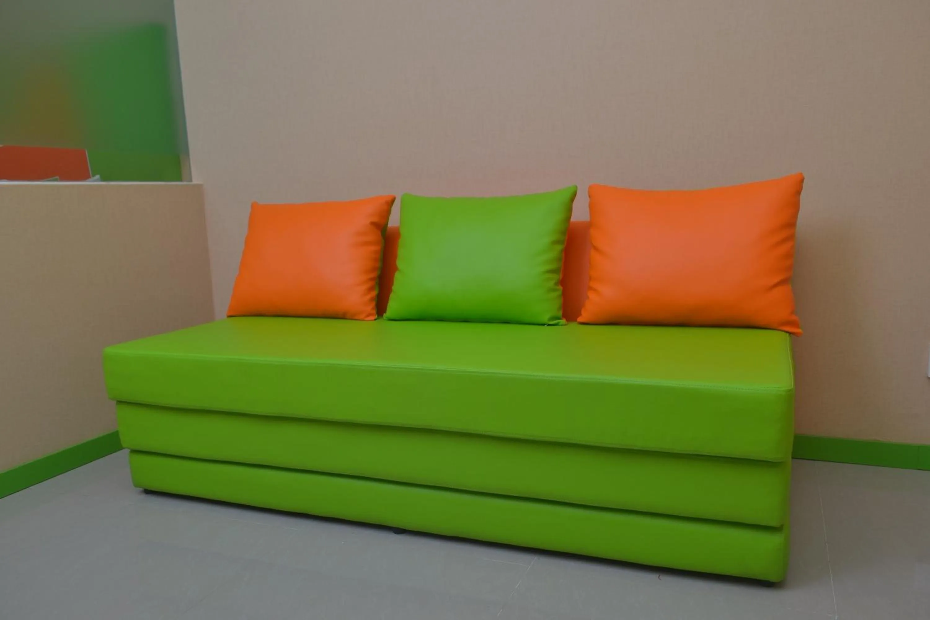 Living room in Titanium Express HomTel