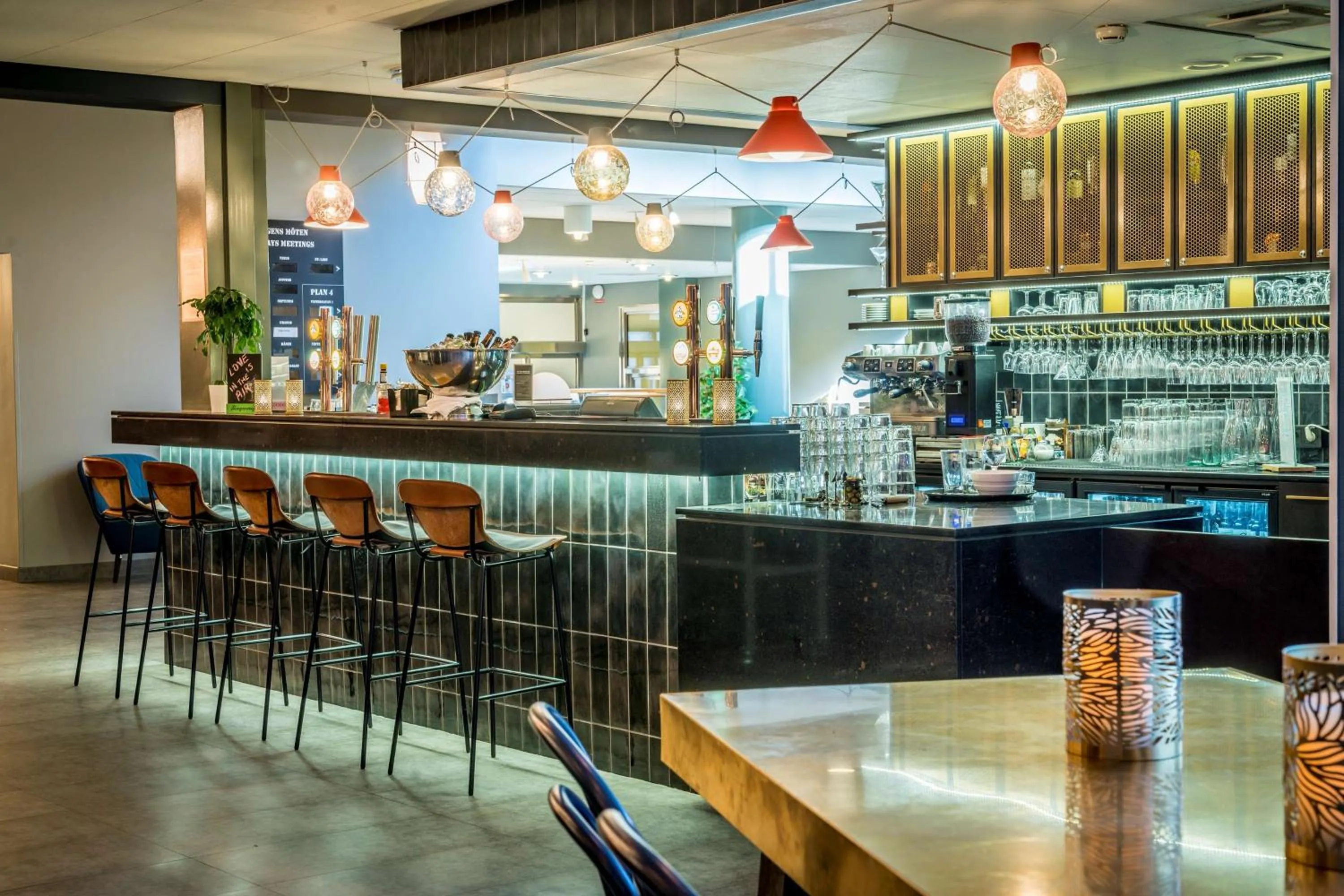 Lounge or bar in Scandic Frimurarehotellet