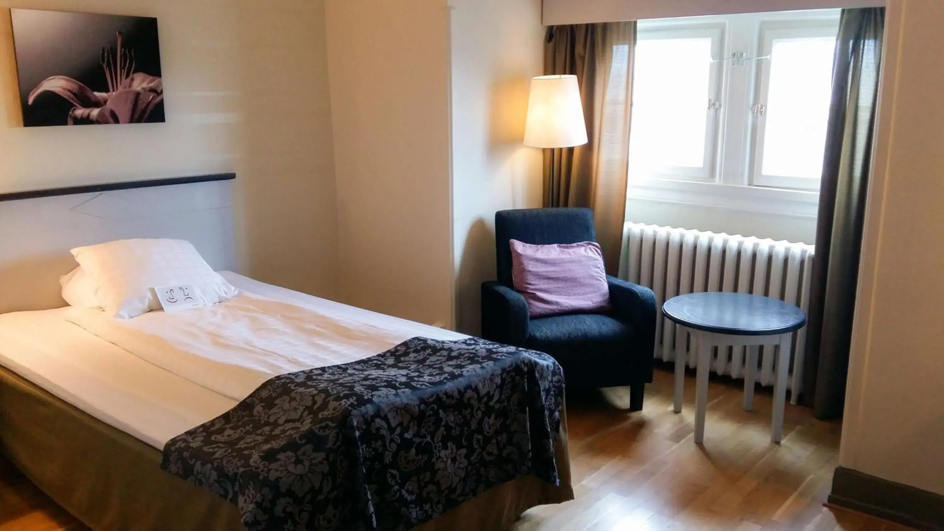 Photo of the whole room, Bed in Scandic Frimurarehotellet Photo of the whole room, Bed in Scandic Frimurarehotellet