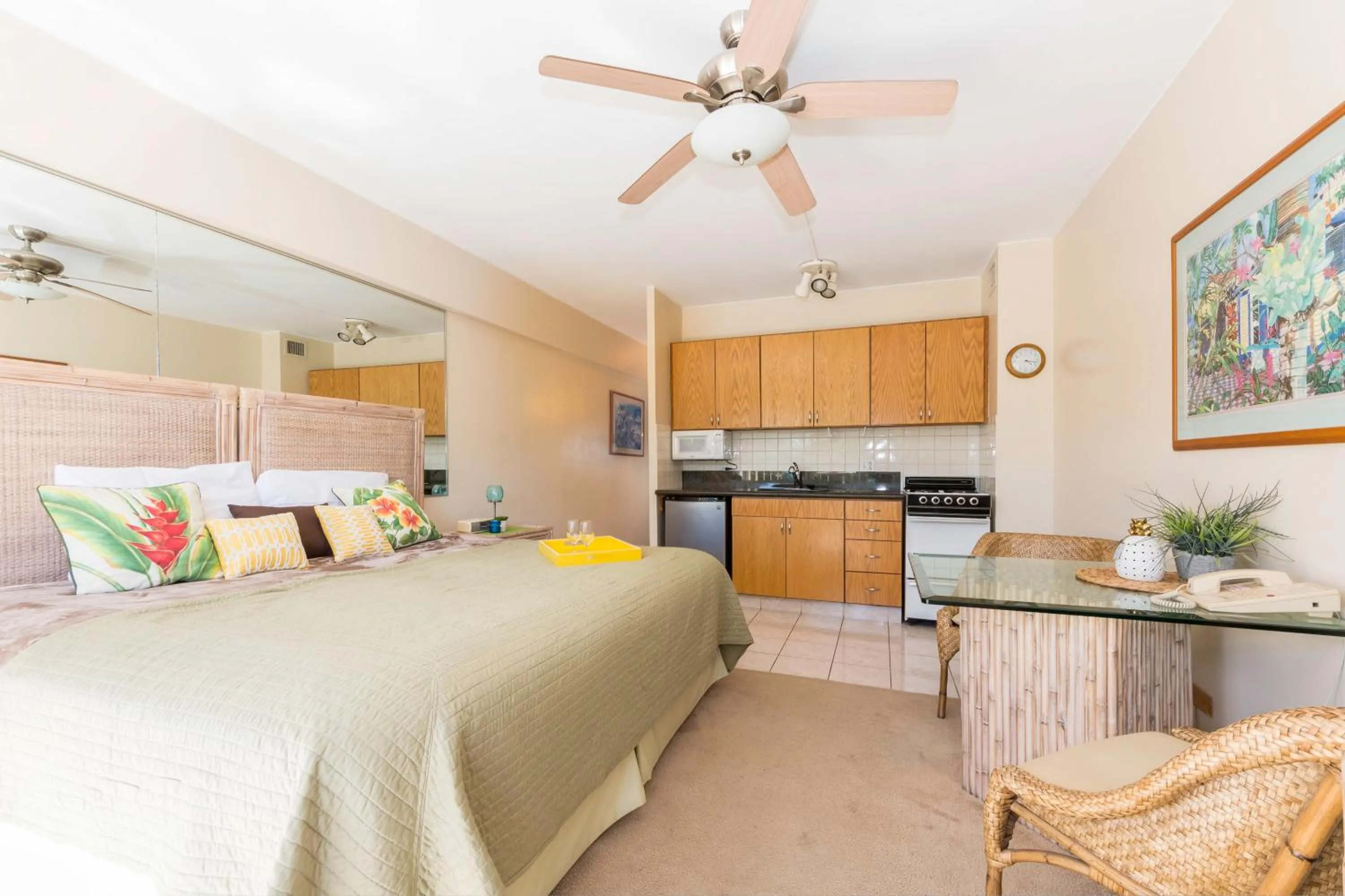 Bed in Waikiki Shore 305 (beachfront/balcony)