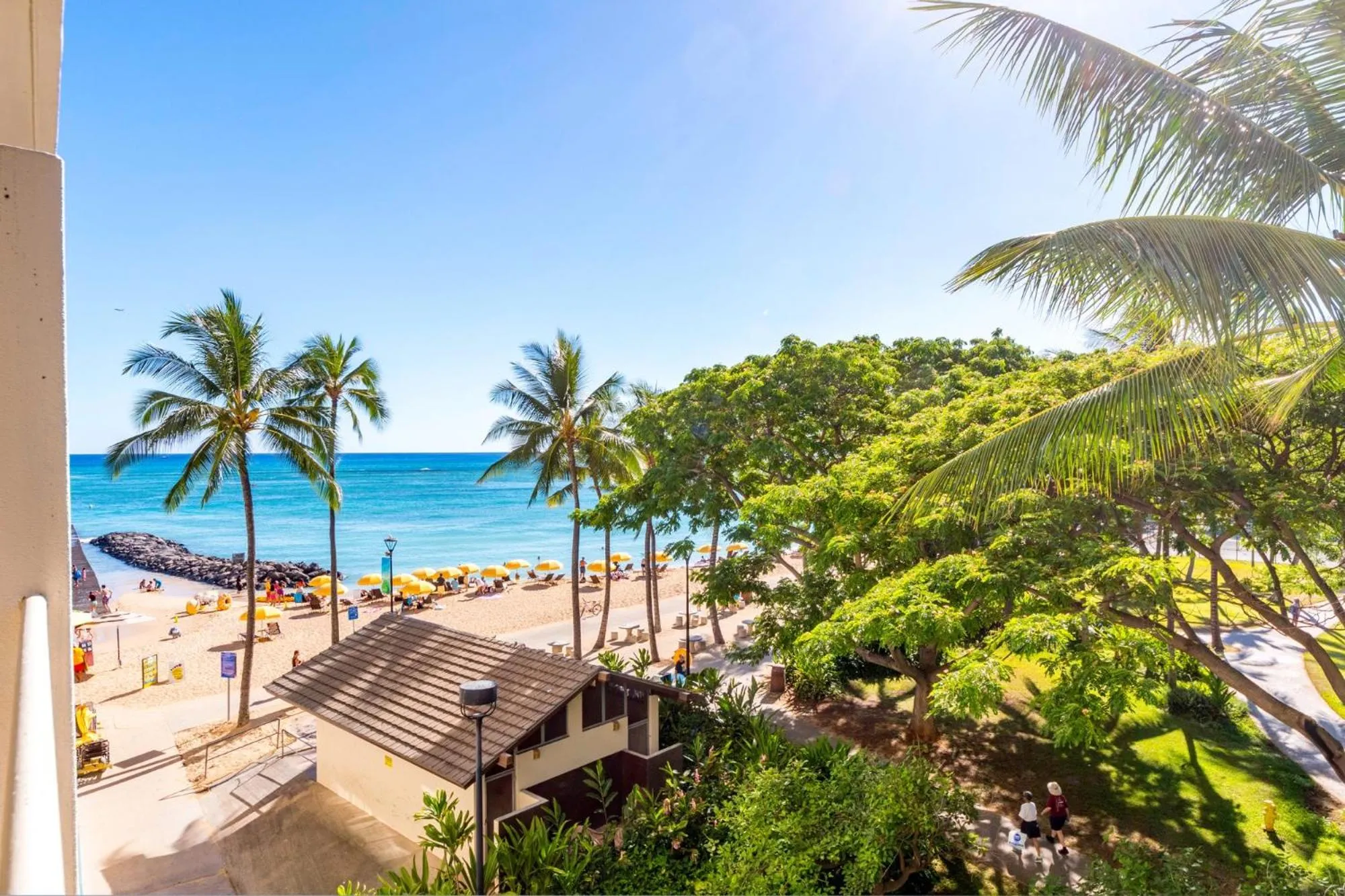 Waikiki Shore 305 (beachfront/balcony)