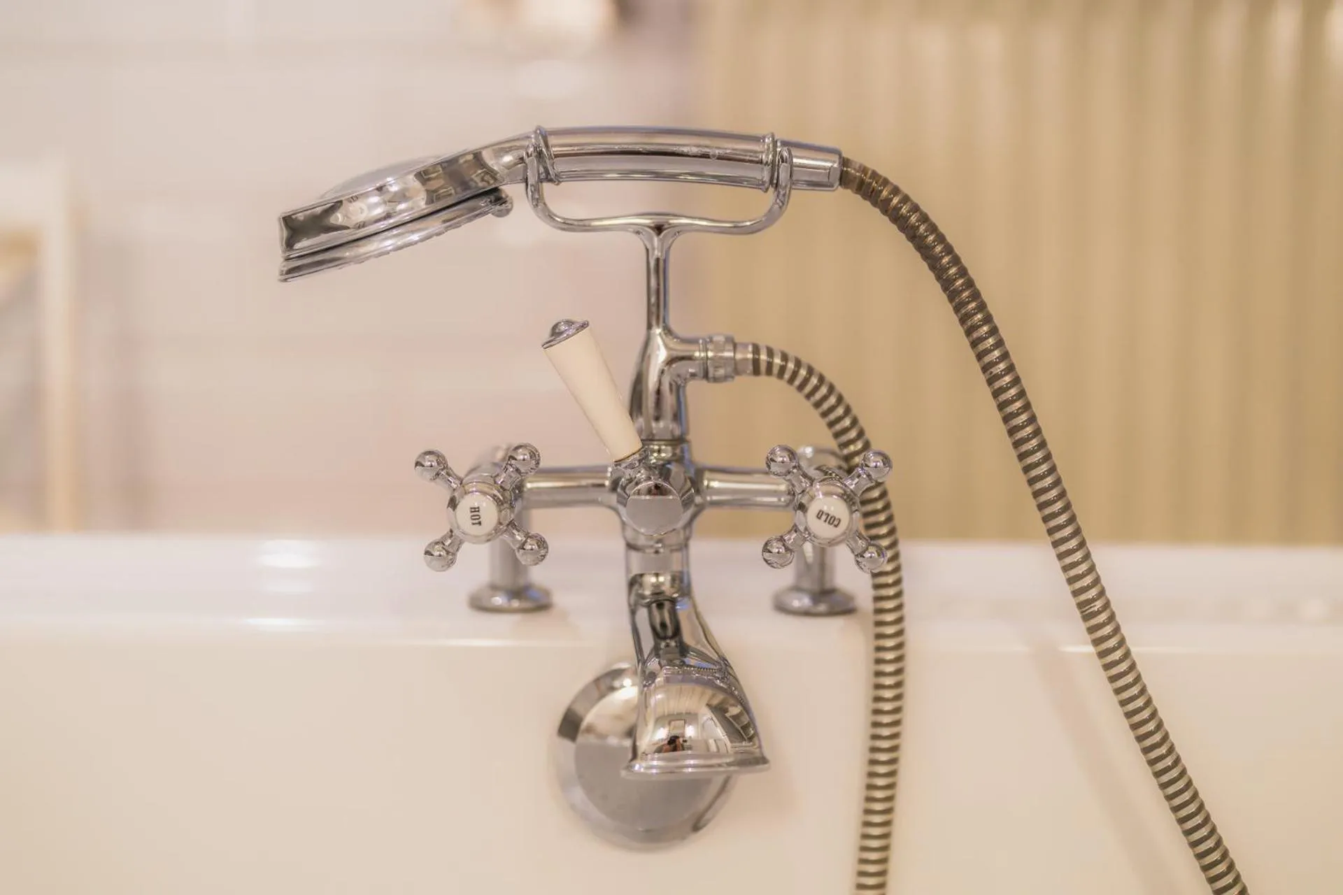 Bath in B&B Number 11 Exclusive Guesthouse