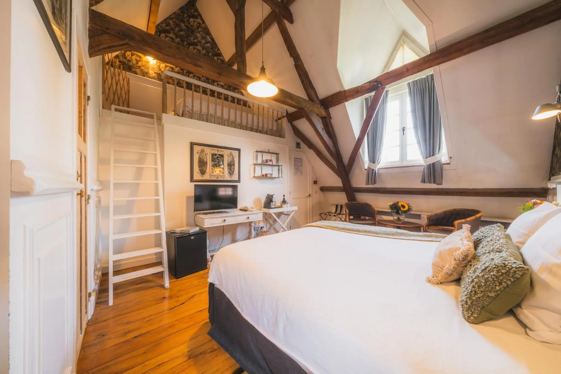 Bed in B&B Number 11 Exclusive Guesthouse
