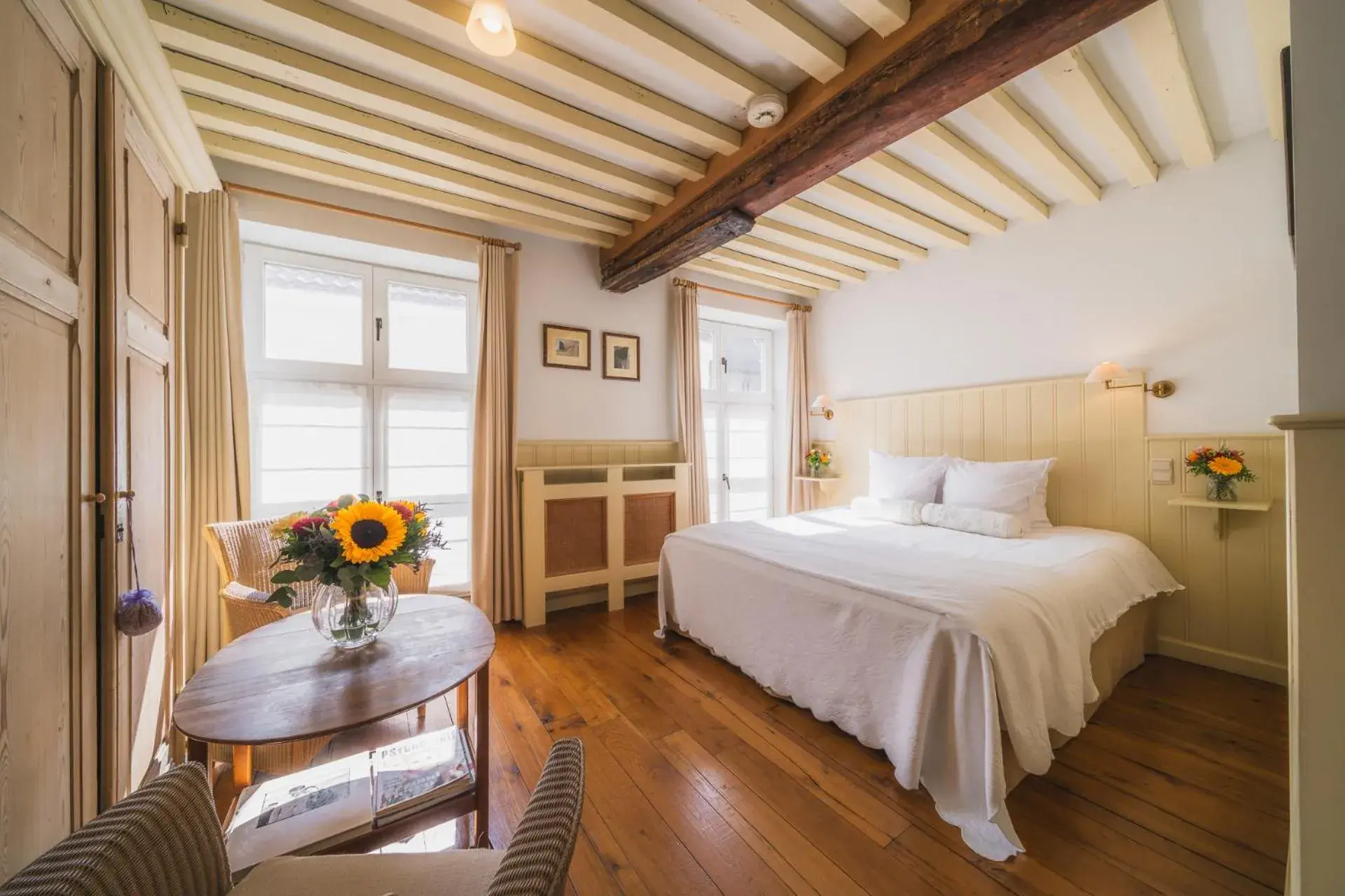 Superior Double Room in B&B Number 11 Exclusive Guesthouse Superior Double Room in B&B Number 11 Exclusive Guesthouse