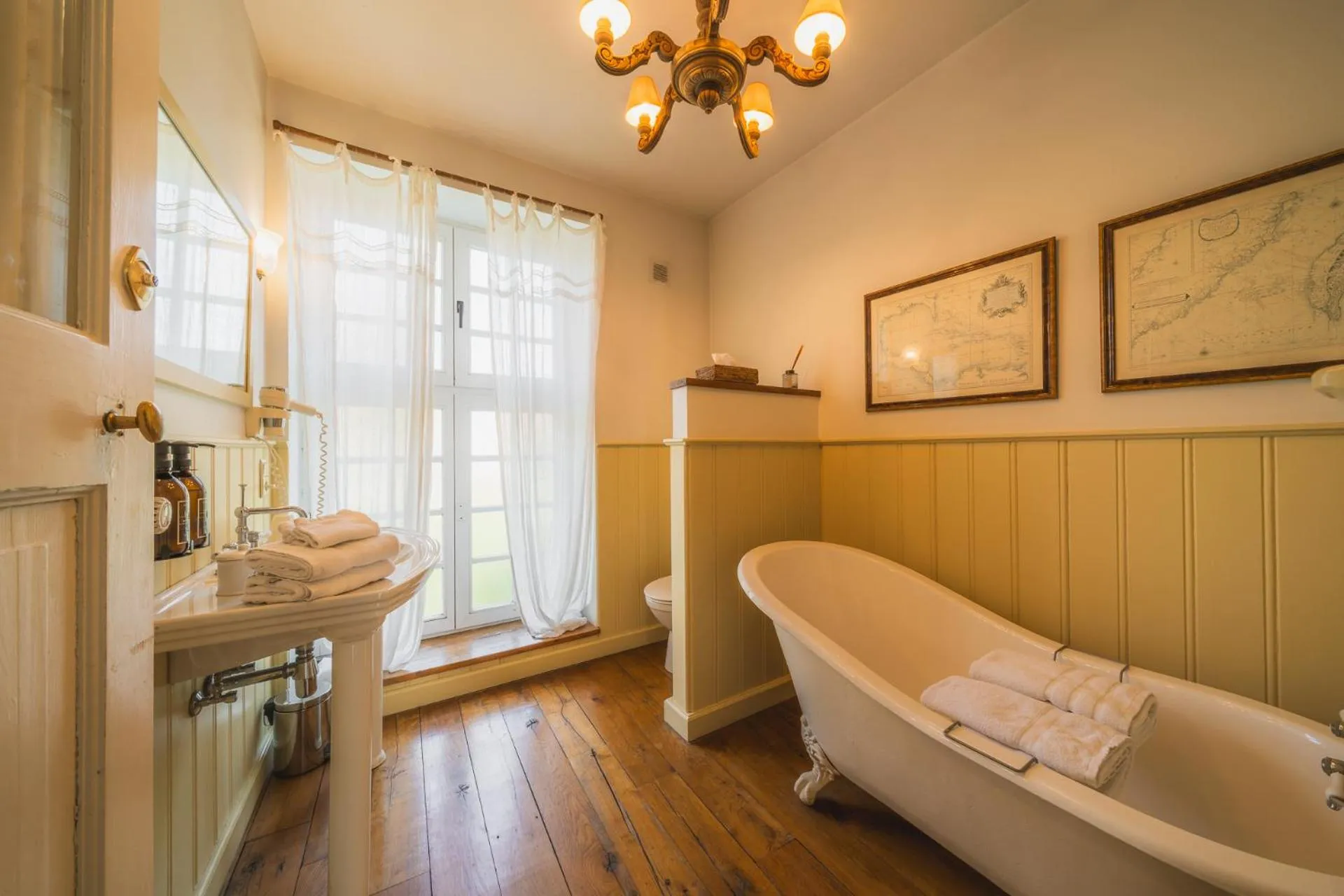 Toilet in B&B Number 11 Exclusive Guesthouse