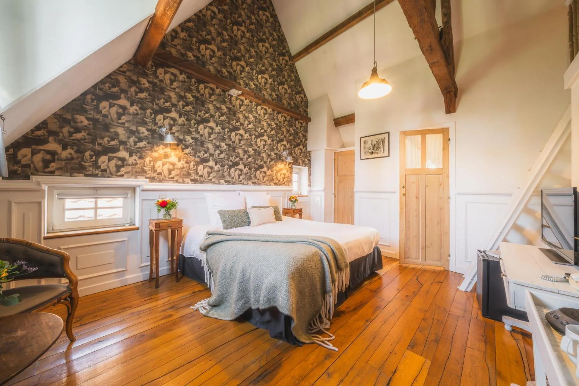 Photo of the whole room, Bed in B&B Number 11 Exclusive Guesthouse