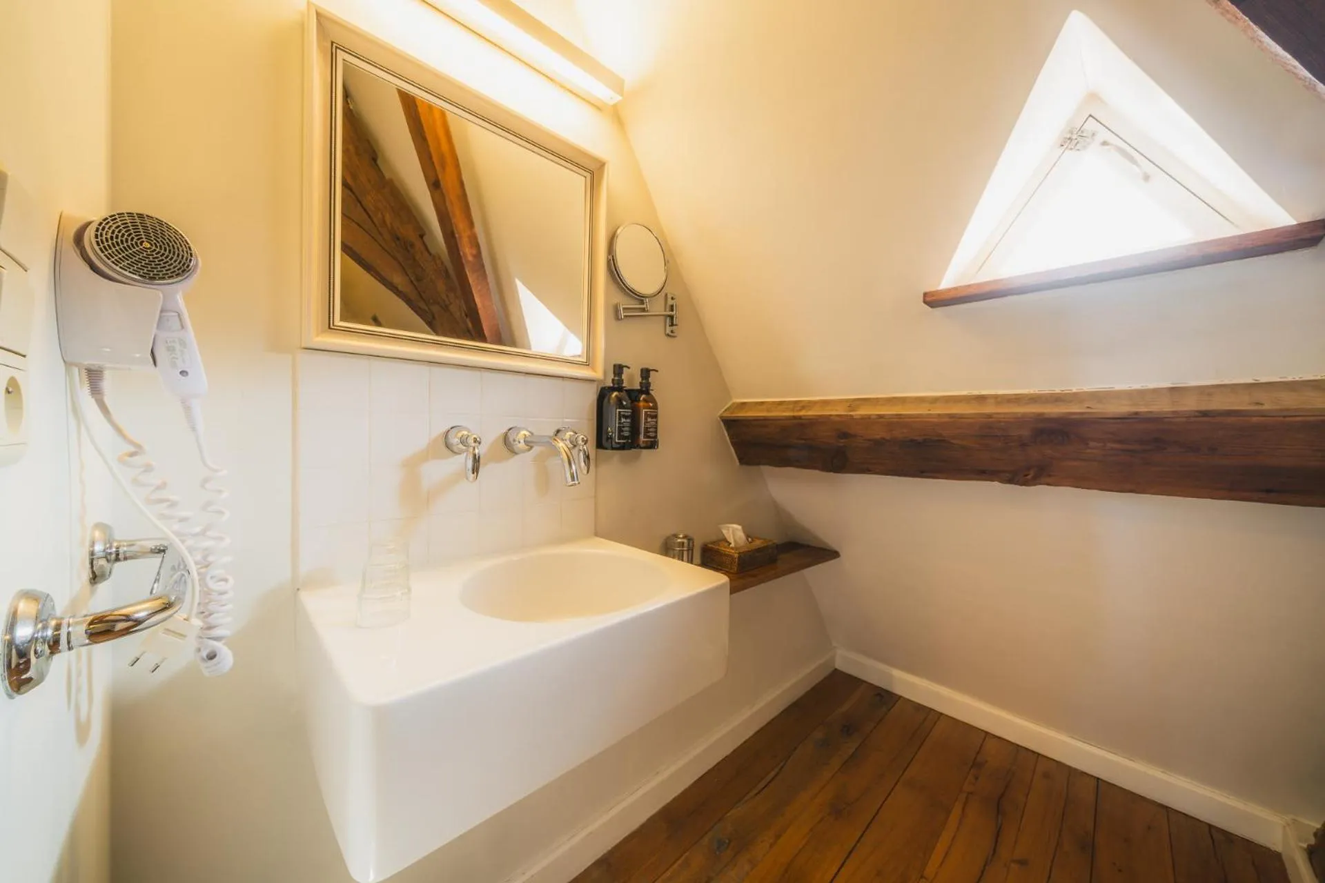Shower in B&B Number 11 Exclusive Guesthouse