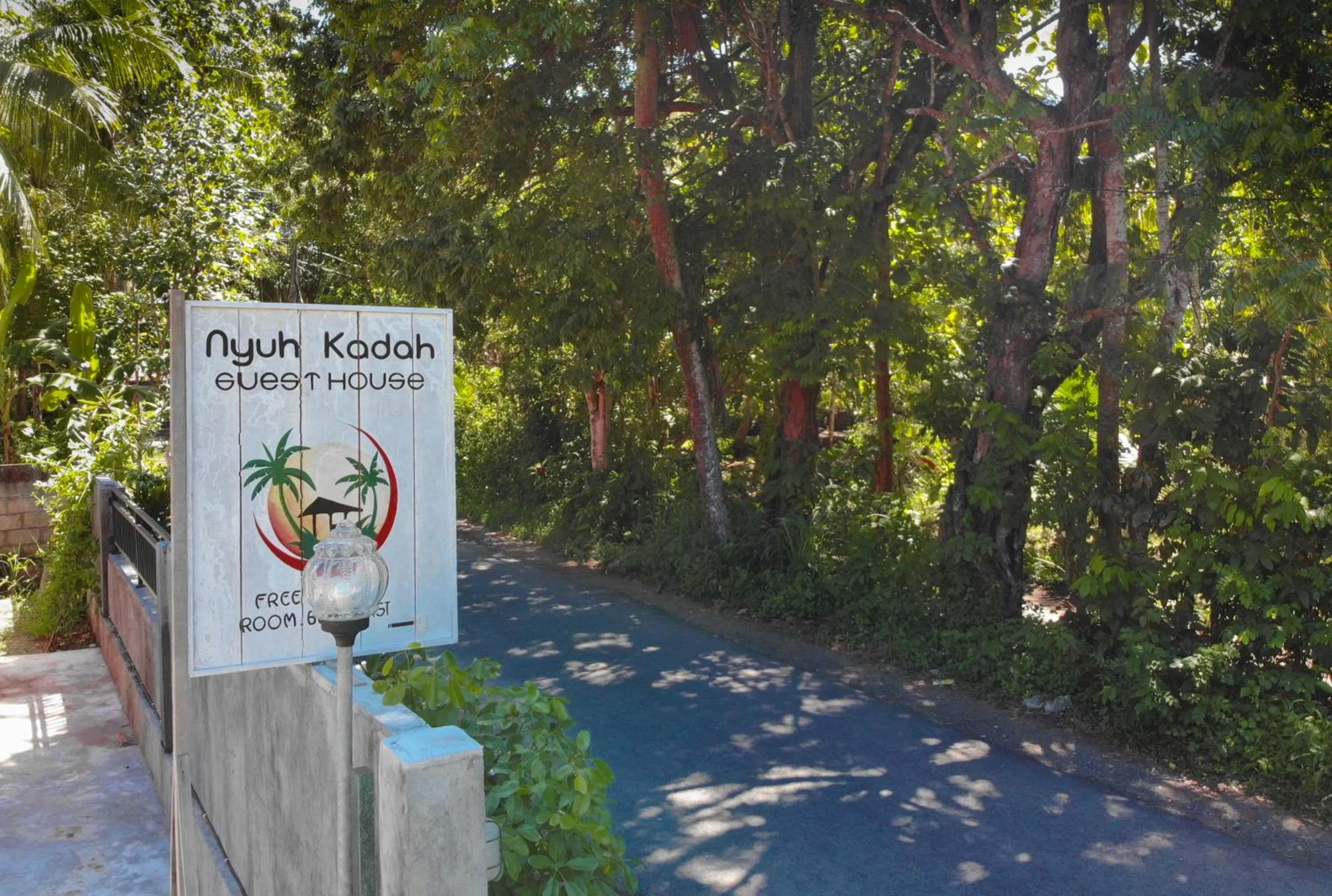 Facade/entrance in Nyuh Kadah Guest House