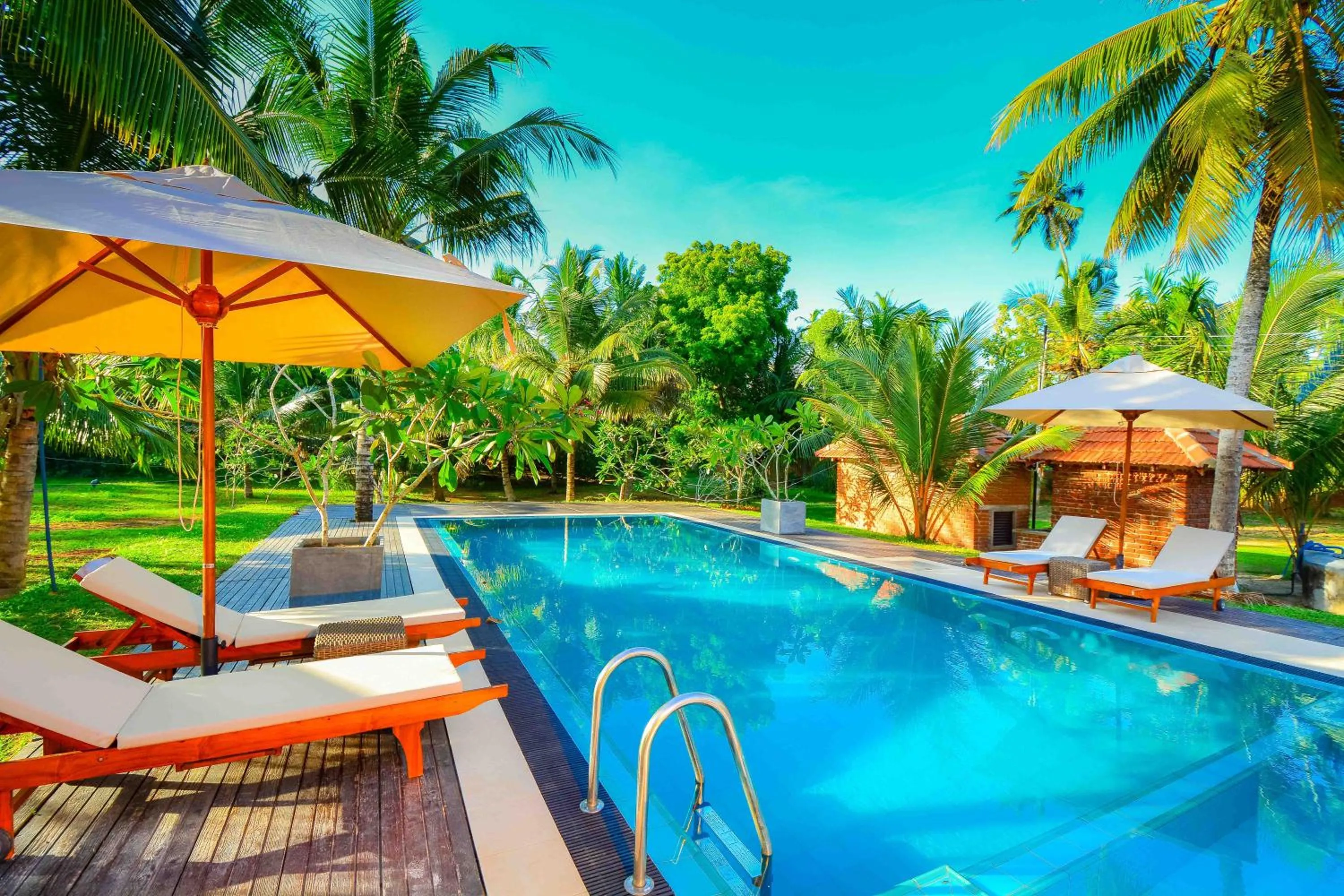 Swimming pool in Handun Villas