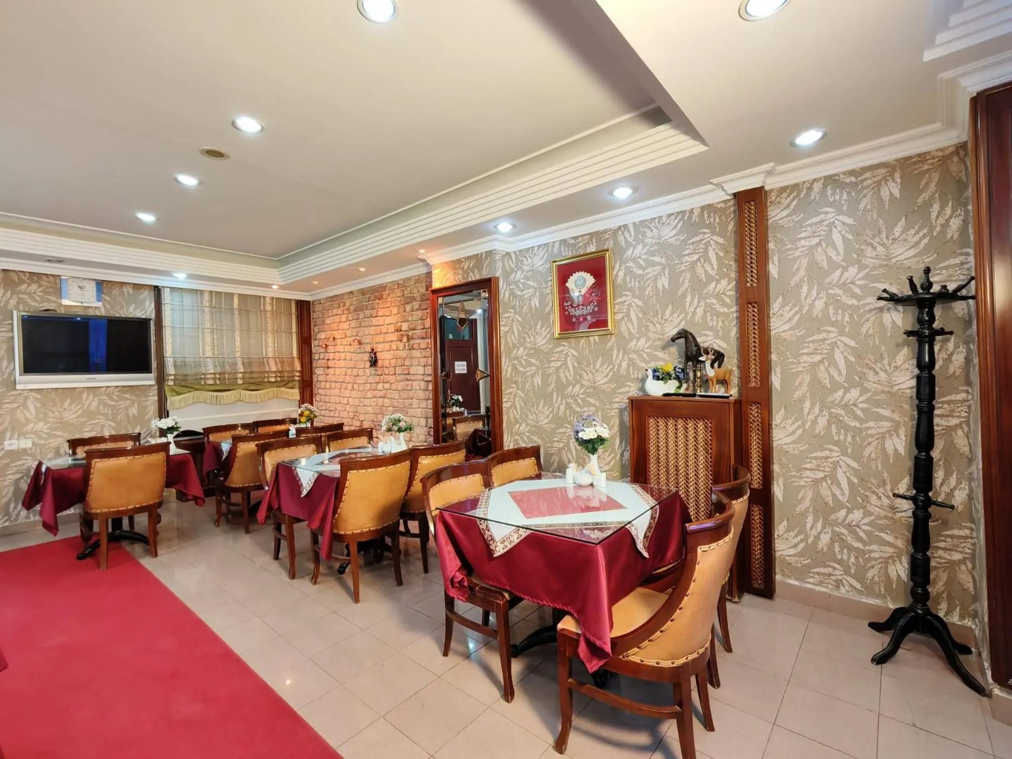 Seating area in Sirkeci Emek Hotel