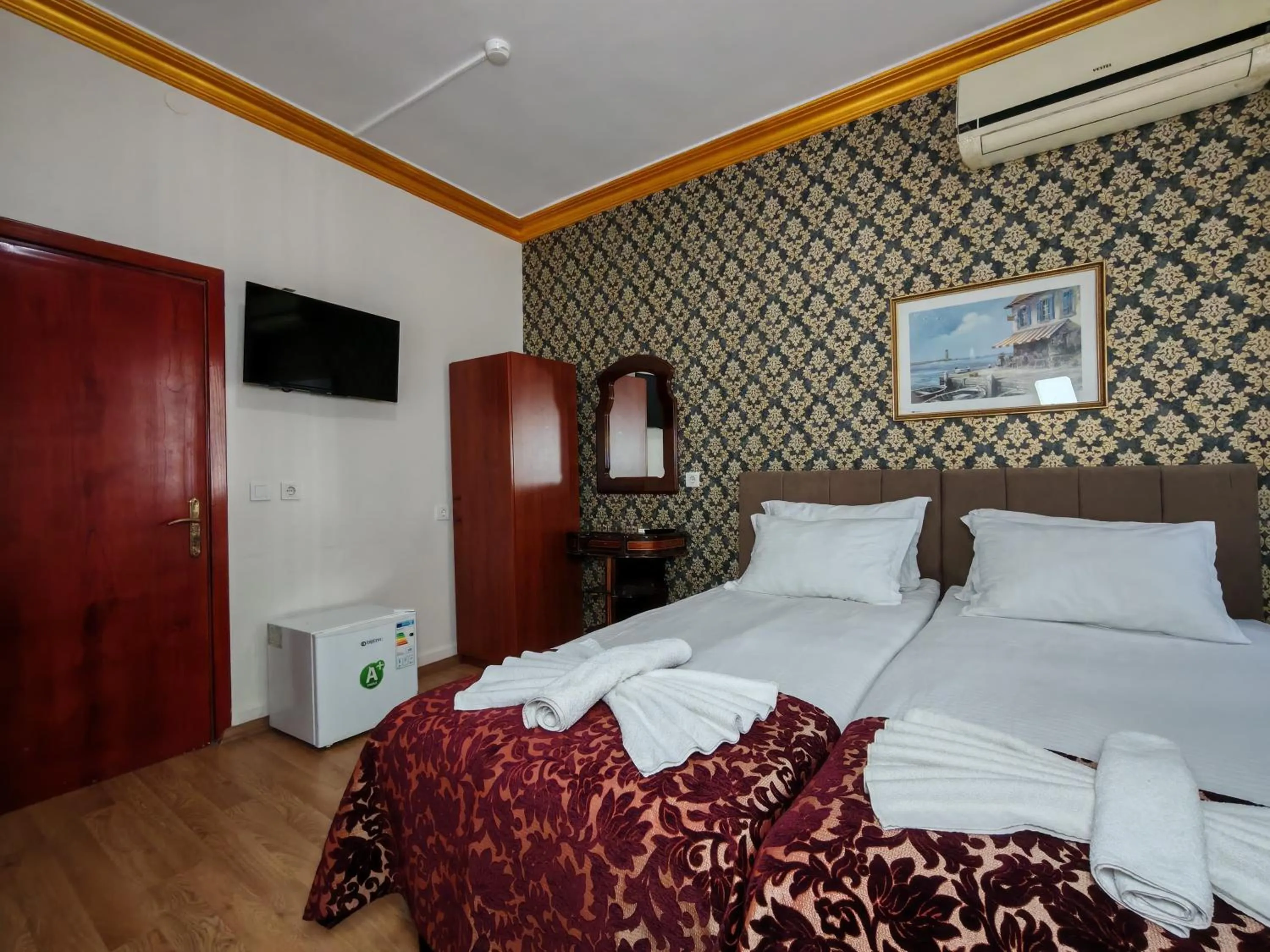 TV and multimedia, Bed in Sirkeci Emek Hotel