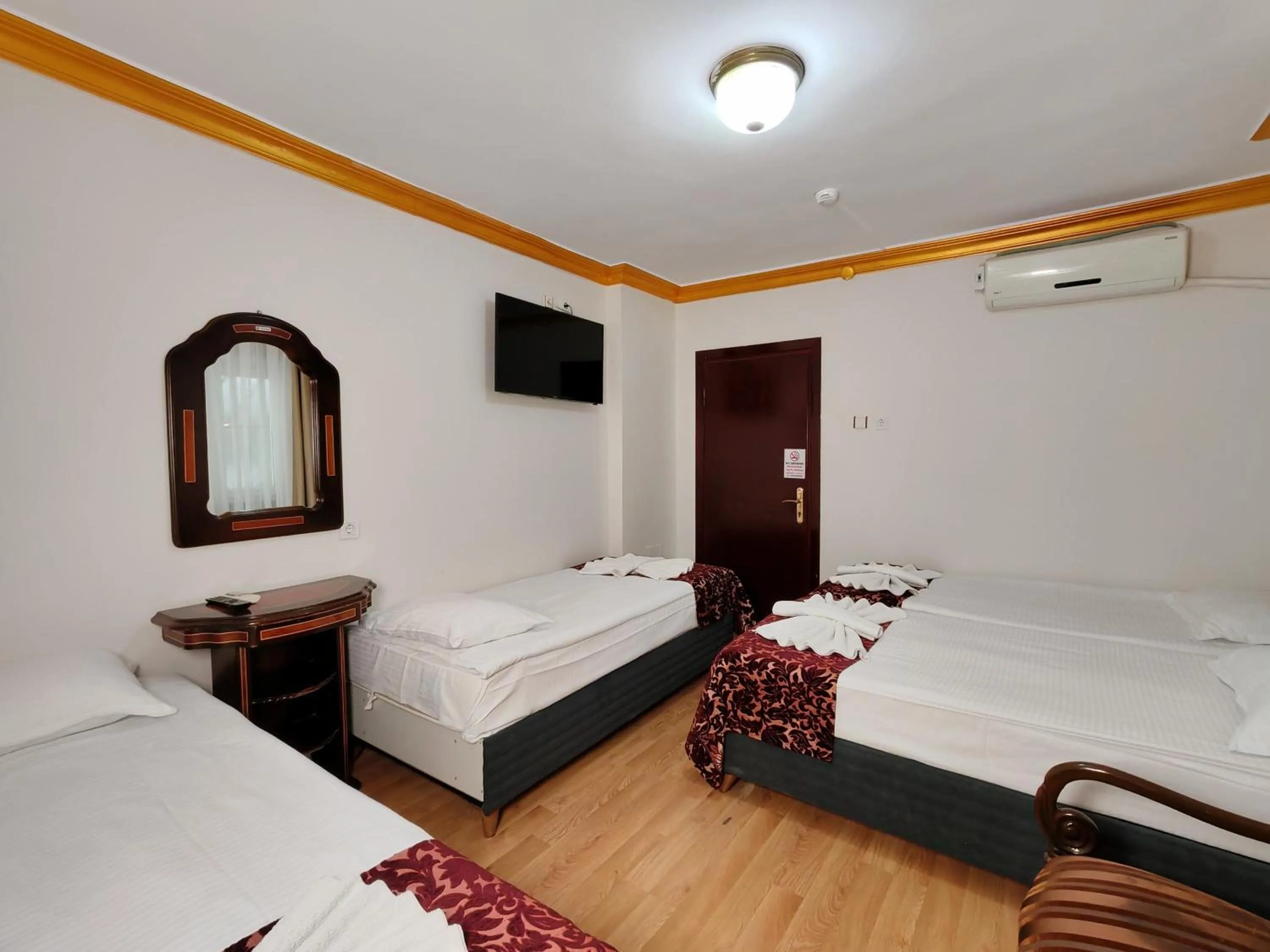 TV and multimedia, Bed in Sirkeci Emek Hotel