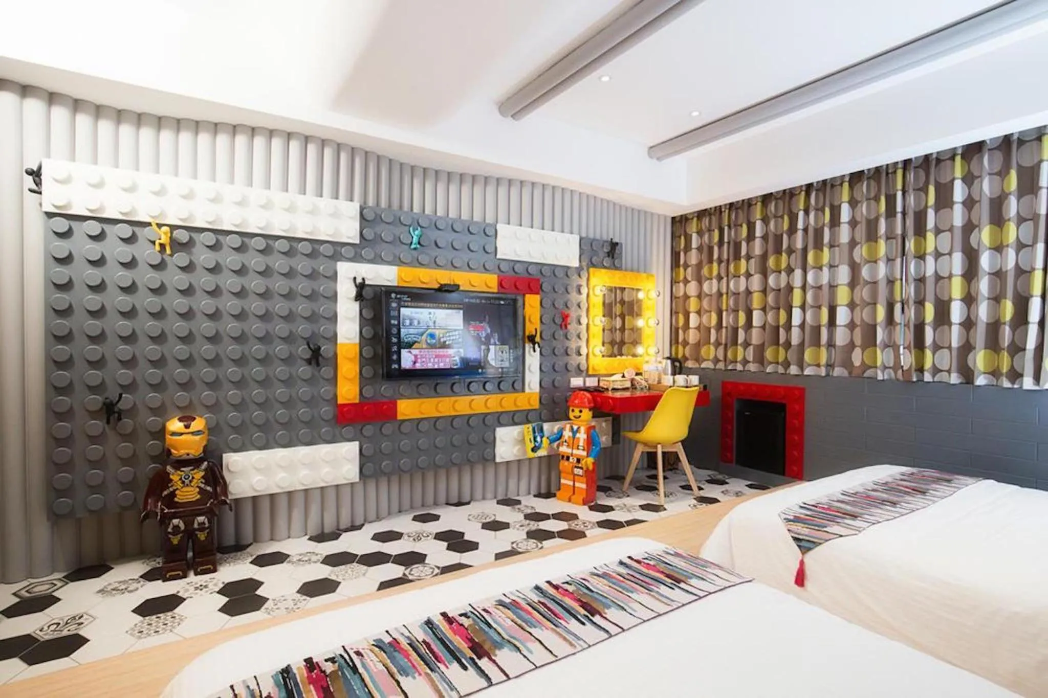 Bedroom, Bed in J.T.World