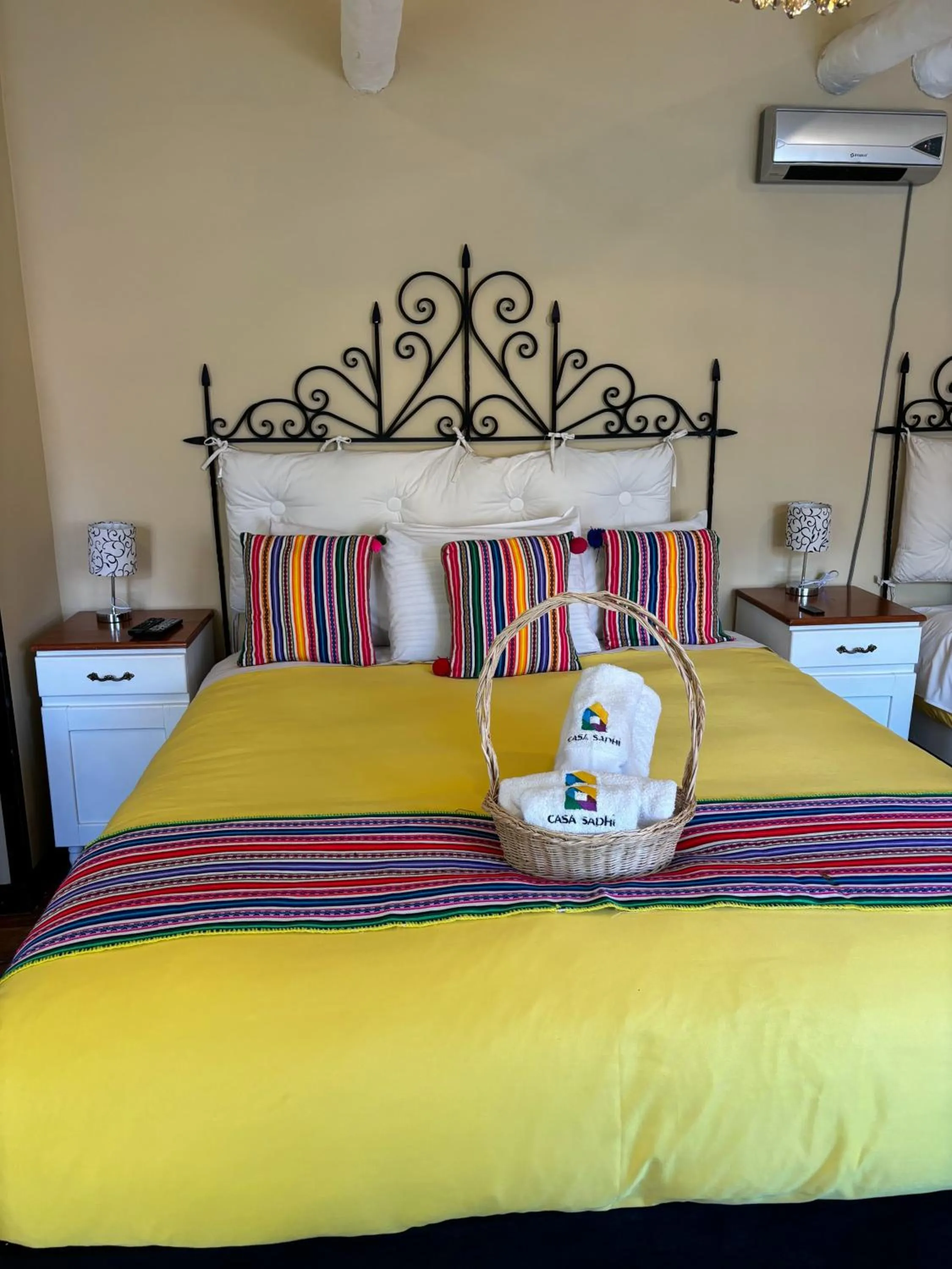 Photo of the whole room, Bed in Casa Saphi