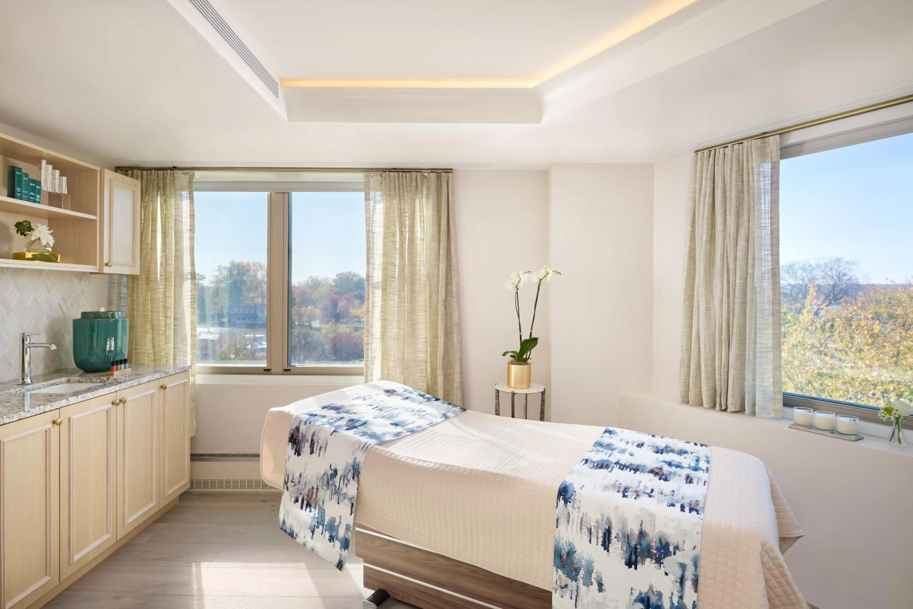 Spa and wellness centre/facilities, Bed in Salamander Washington DC