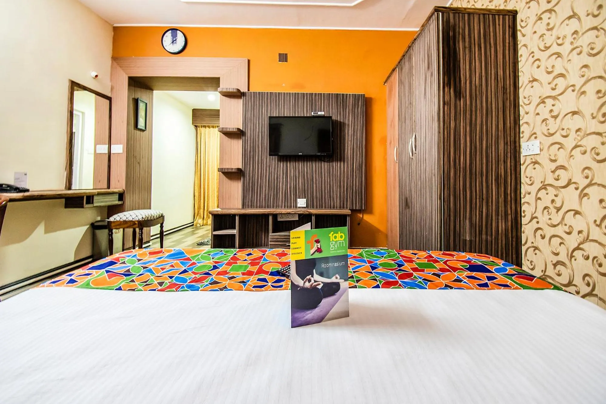 Bedroom, Bed in Via St Clouds - Nr Government Botanical Garden