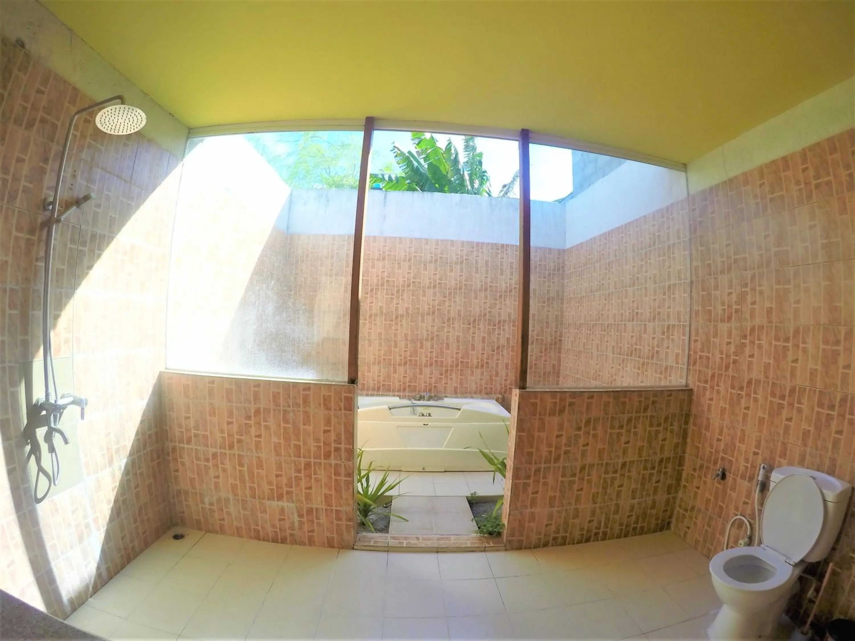 Bathroom in Midsummer Thulusdhoo
