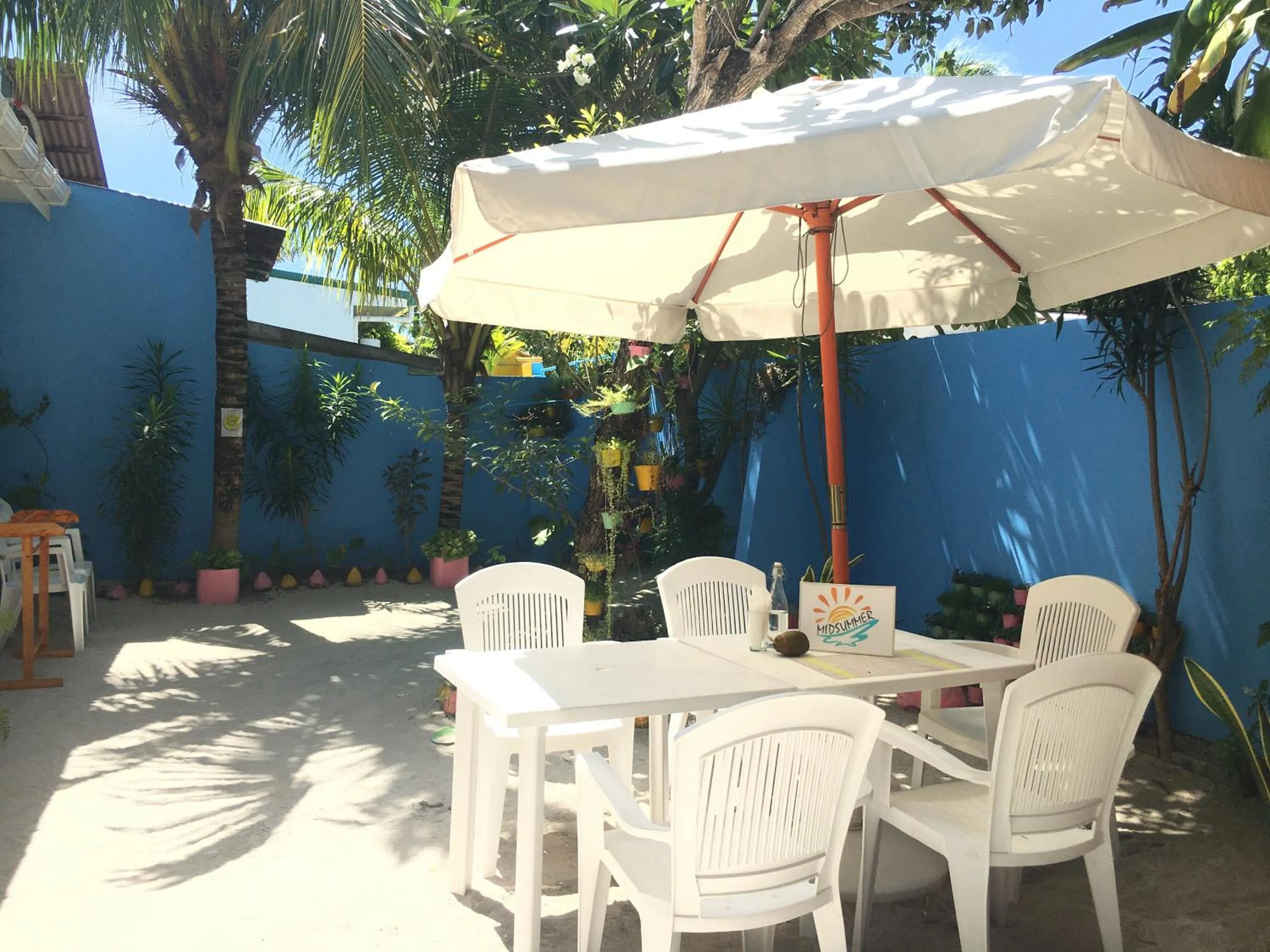 Restaurant/places to eat in Midsummer Thulusdhoo