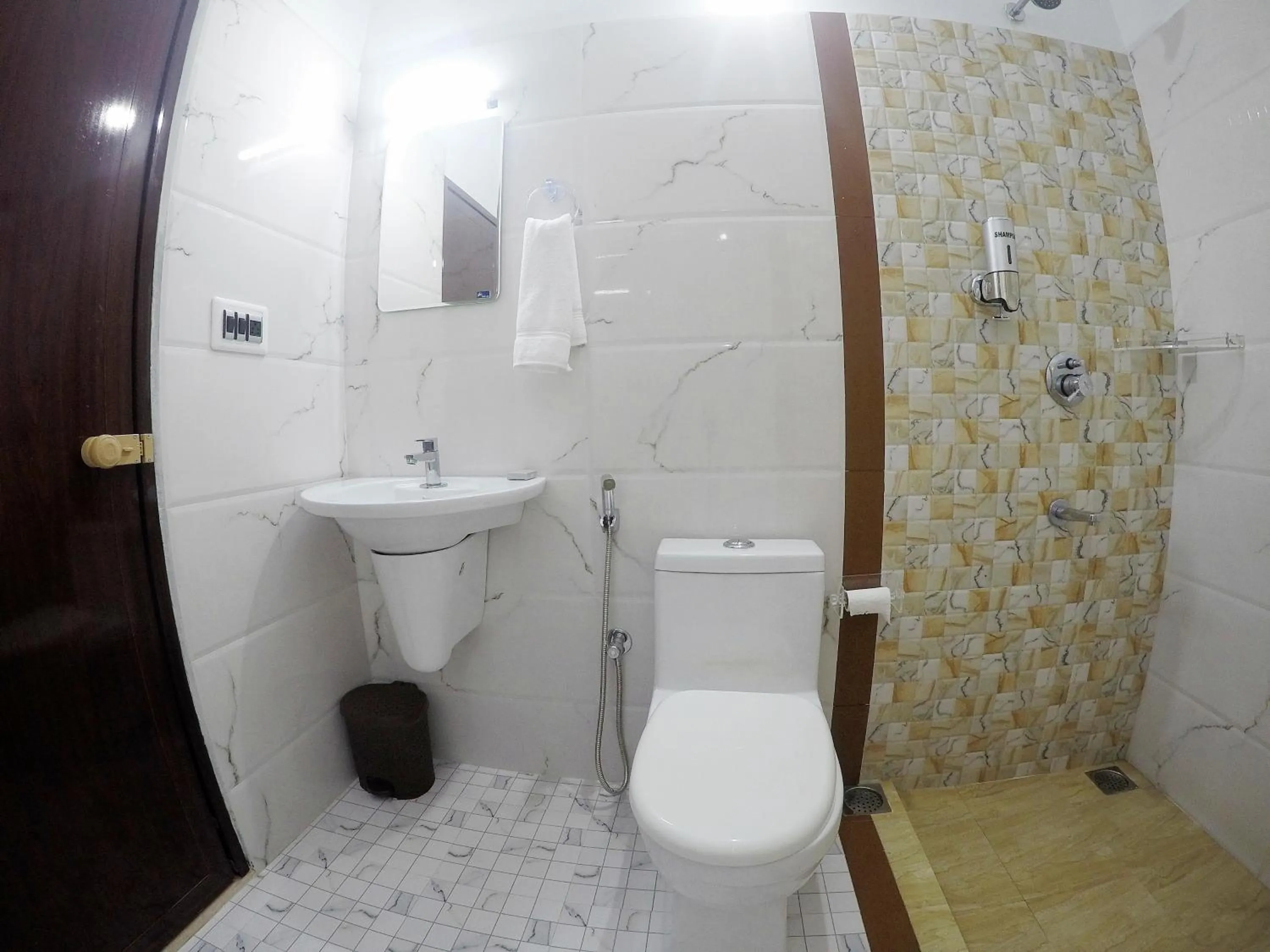 Toilet in Sapphire Club Cherai Beach Villa