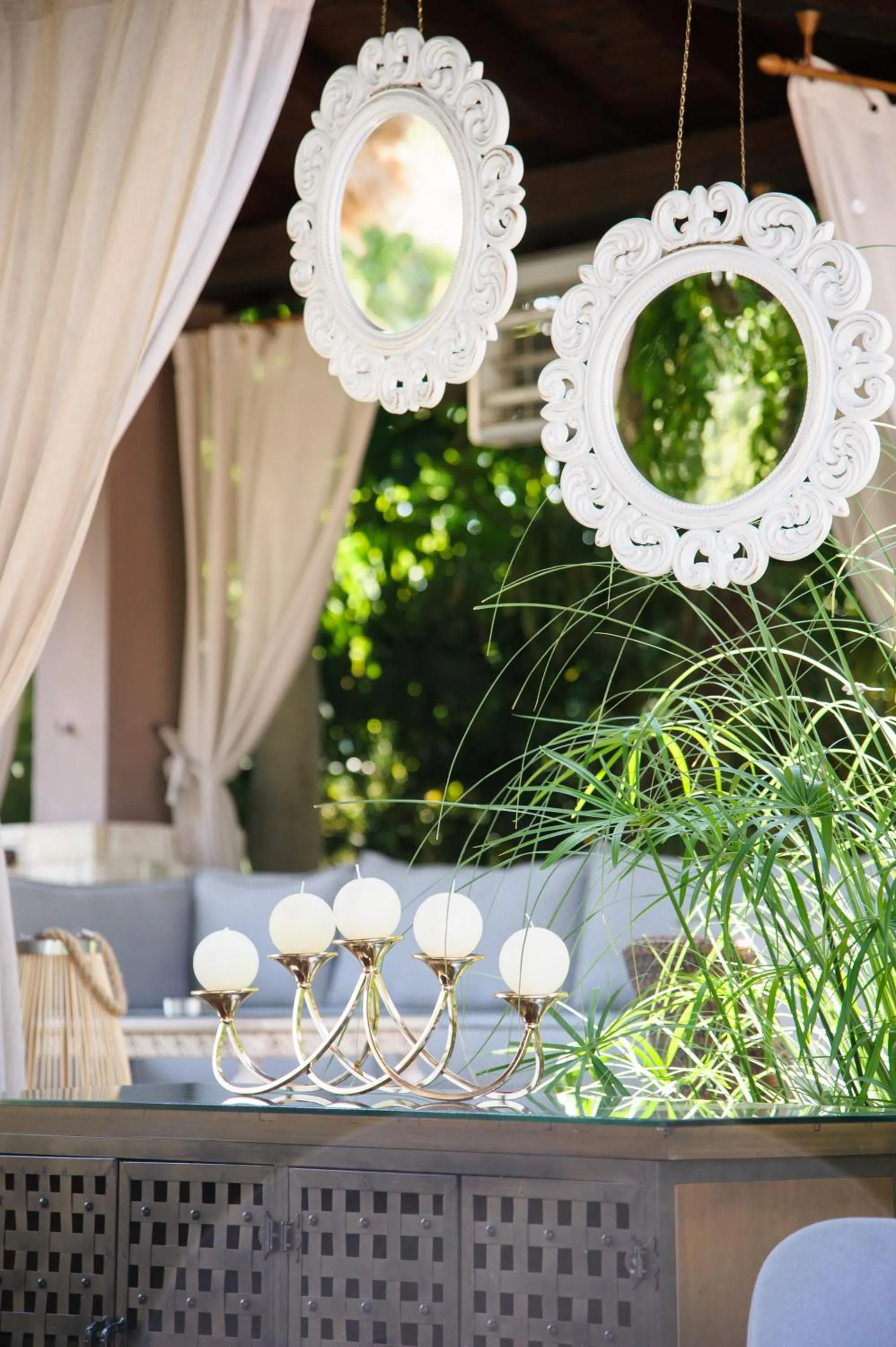 Seating area in Achtis Hotel