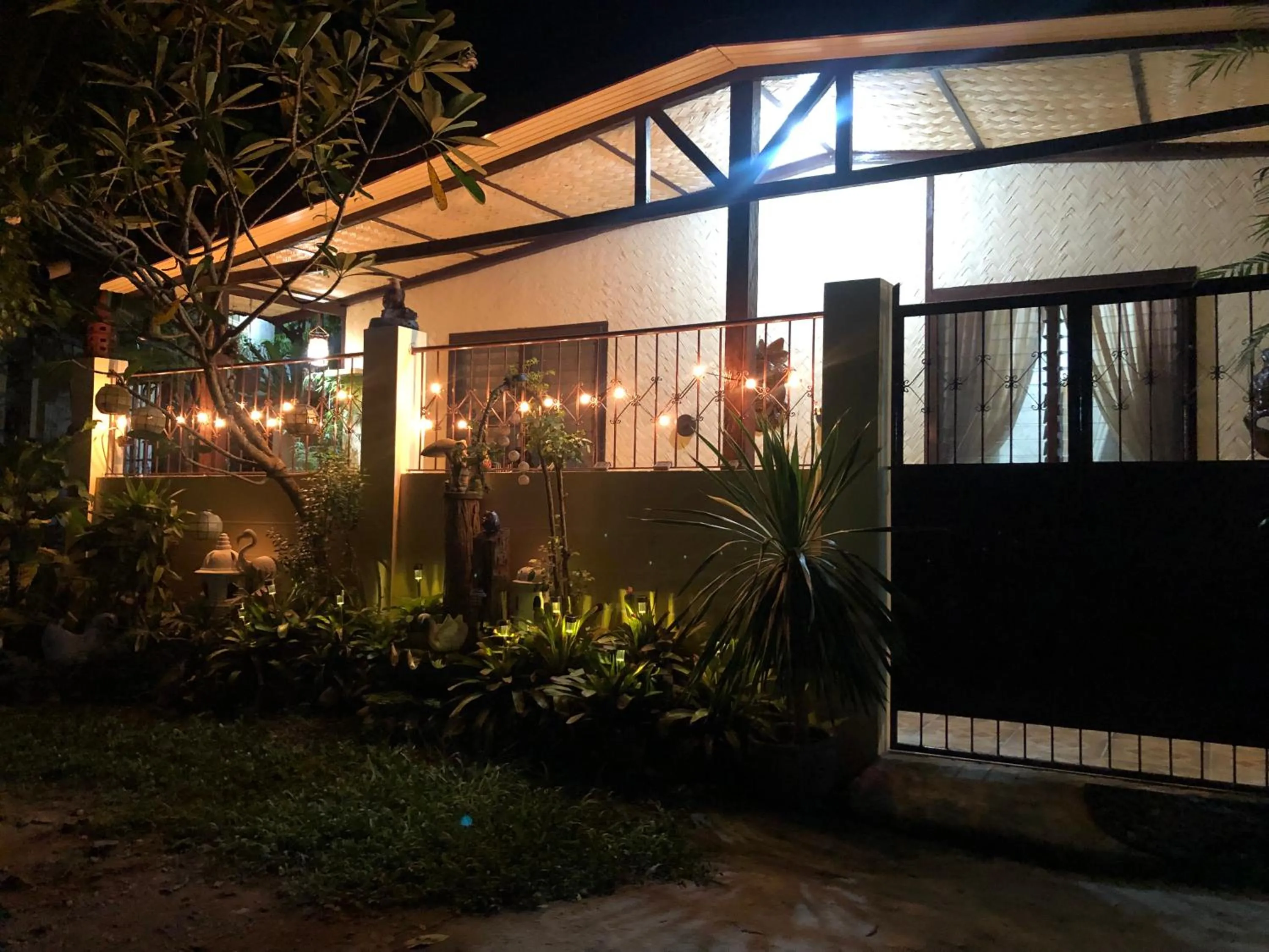Hiraya Homestay Coron