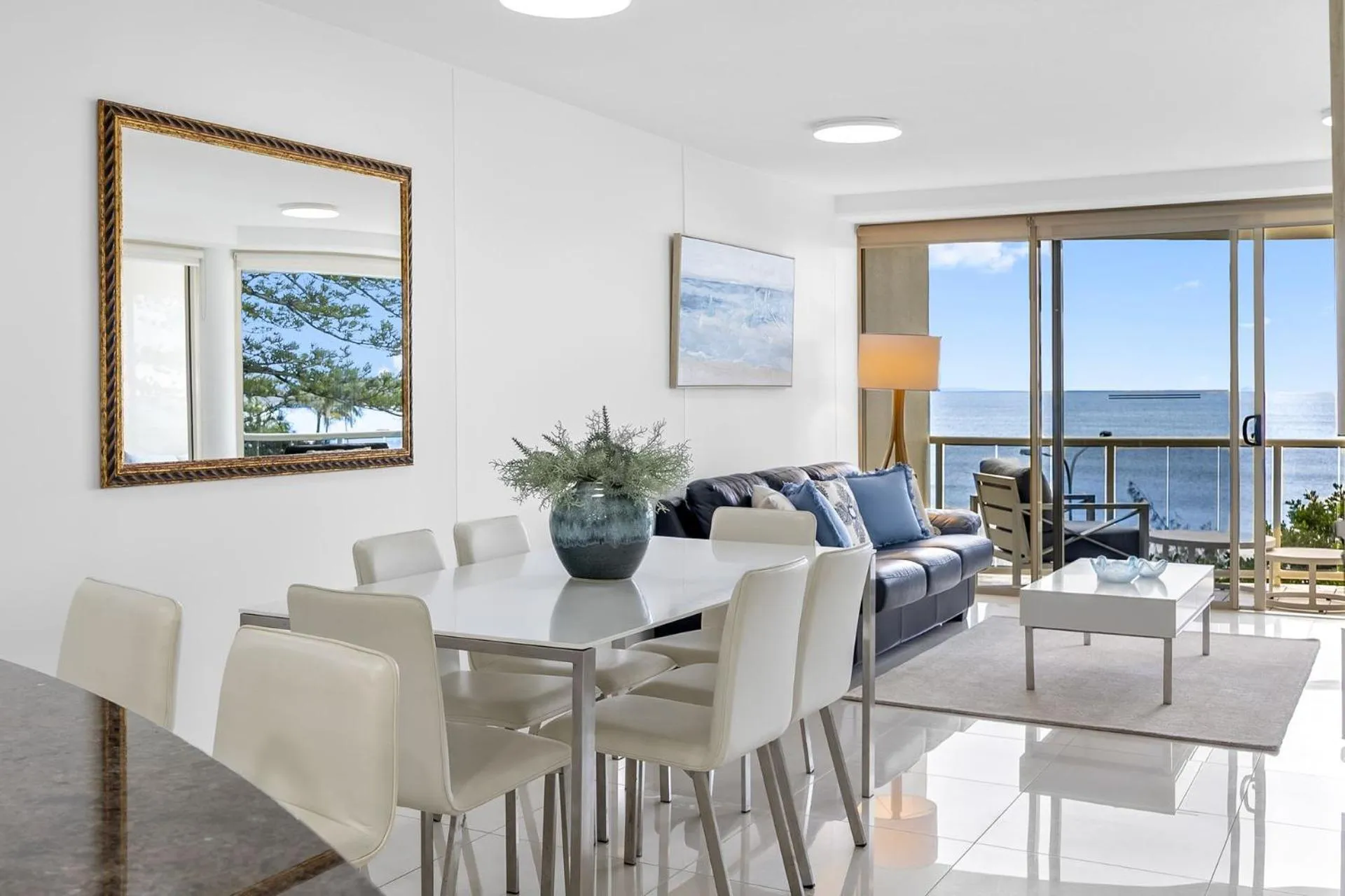 Zanzibar 404, Sensational 2 Bedroom Oceanview Apartment