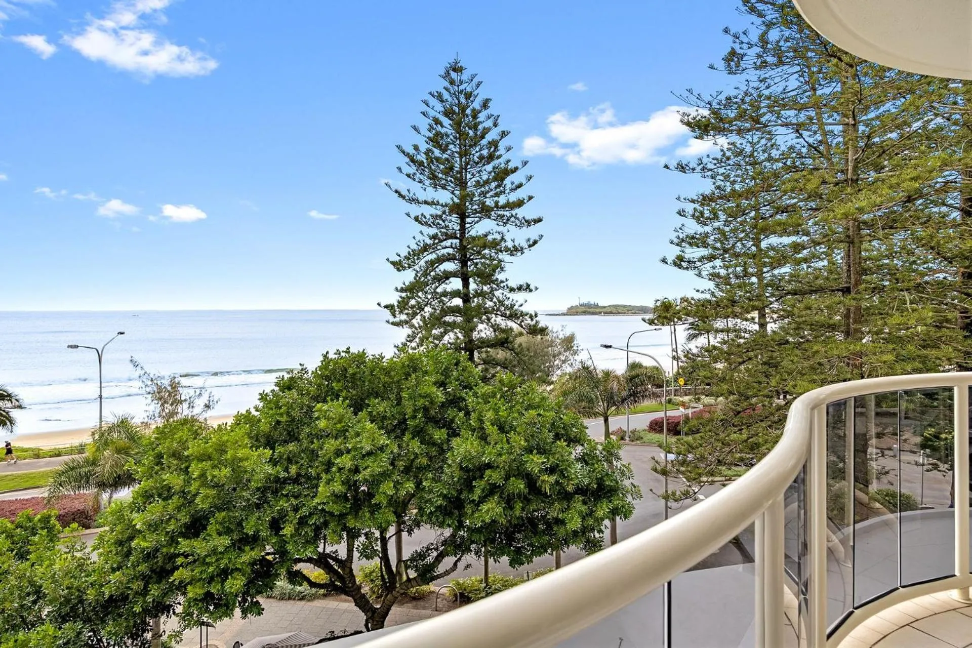 Zanzibar 404, Sensational 2 Bedroom Oceanview Apartment