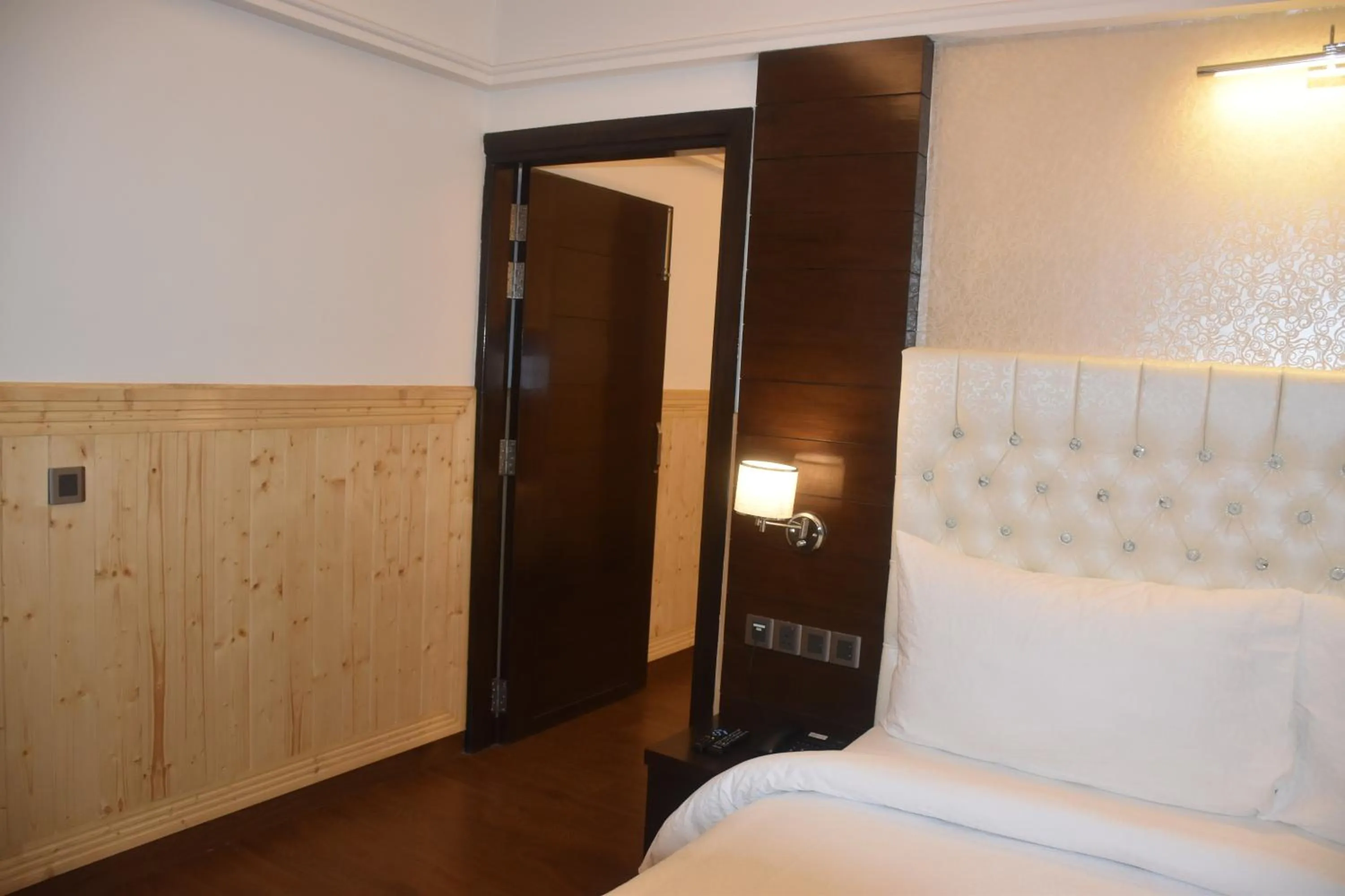 Bedroom, Bed in Hotel Dhroov By Mystical Views
