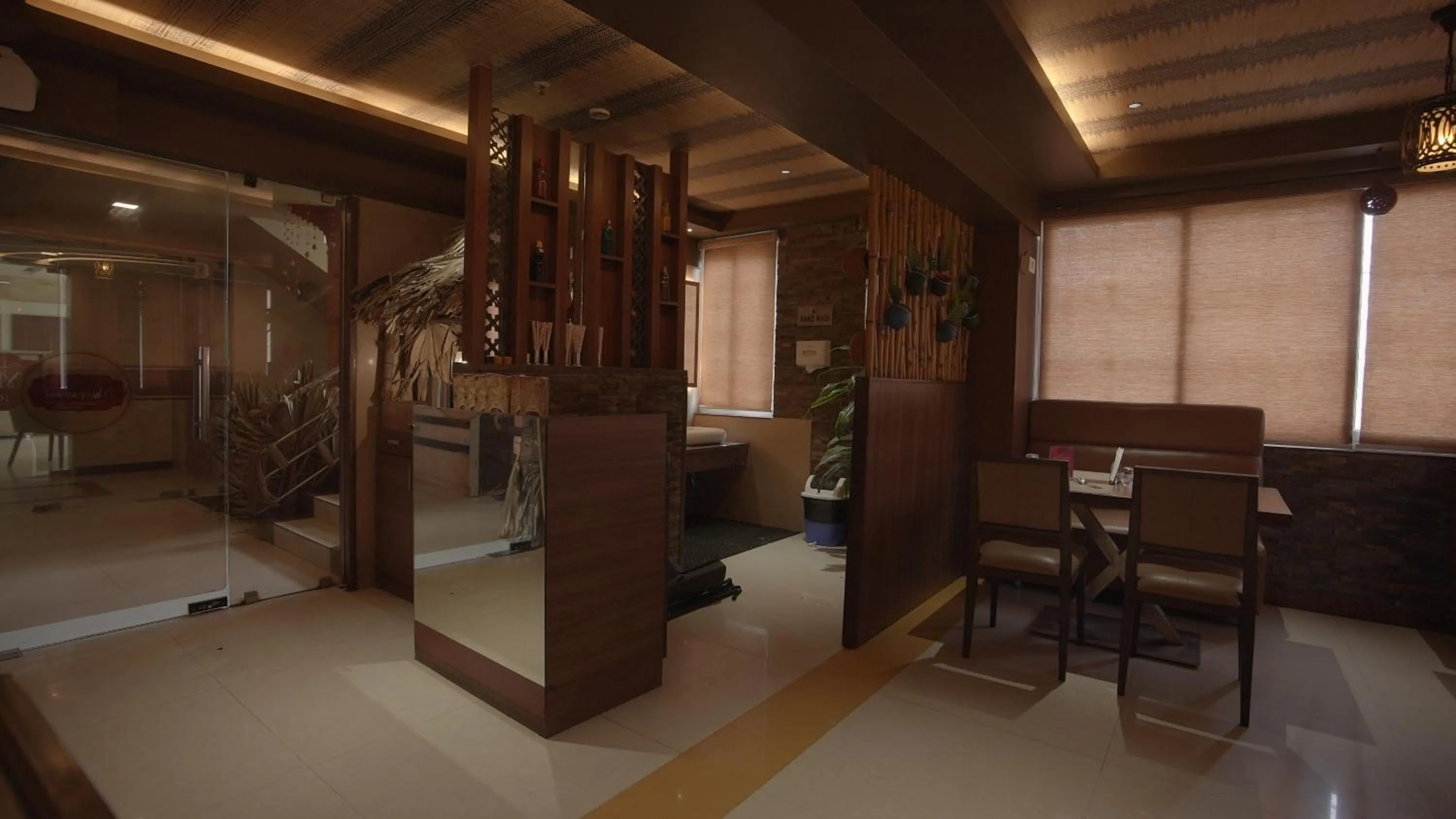 Restaurant/places to eat in Hotel SRR Grand