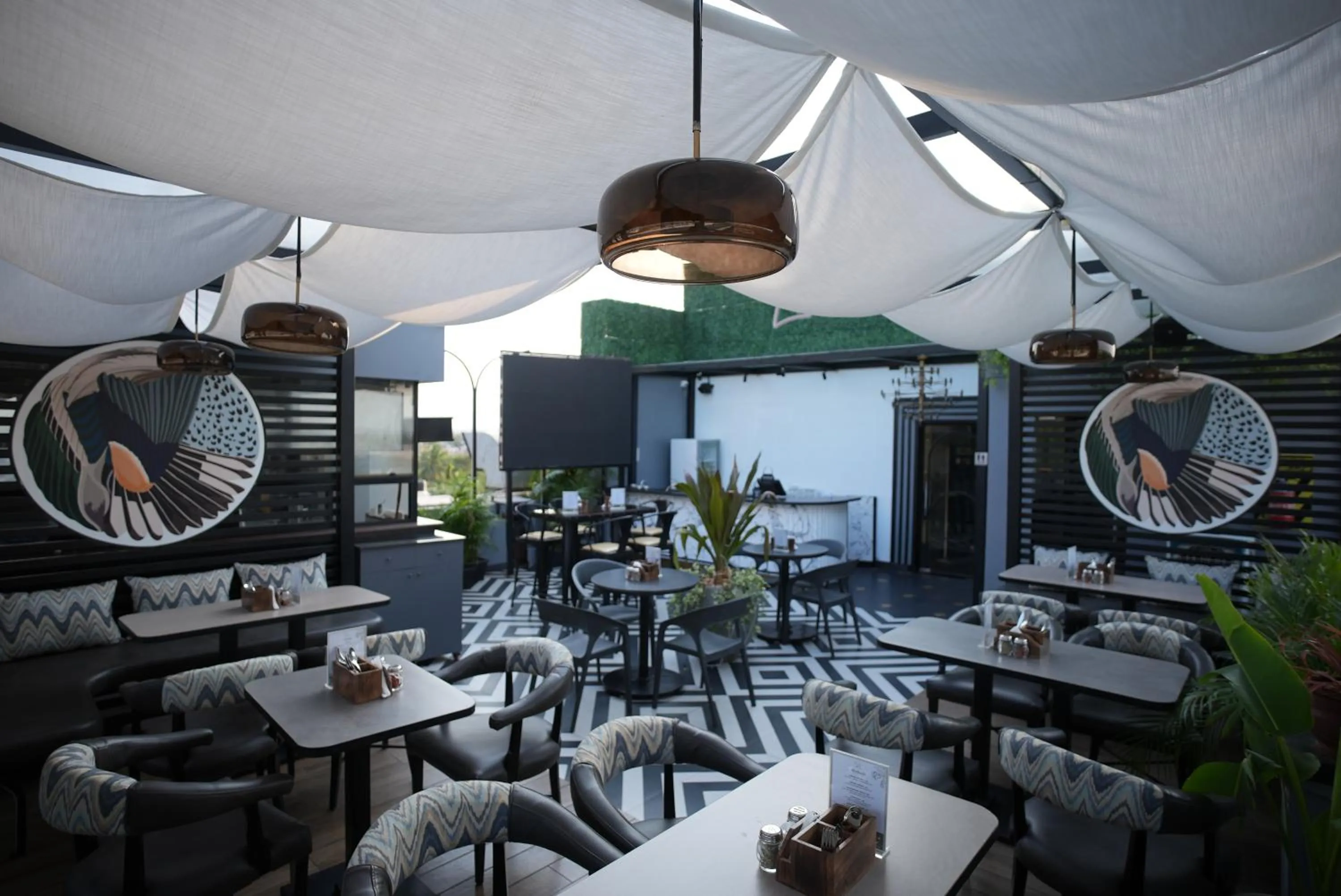 Restaurant/places to eat in Hotel SRR Grand